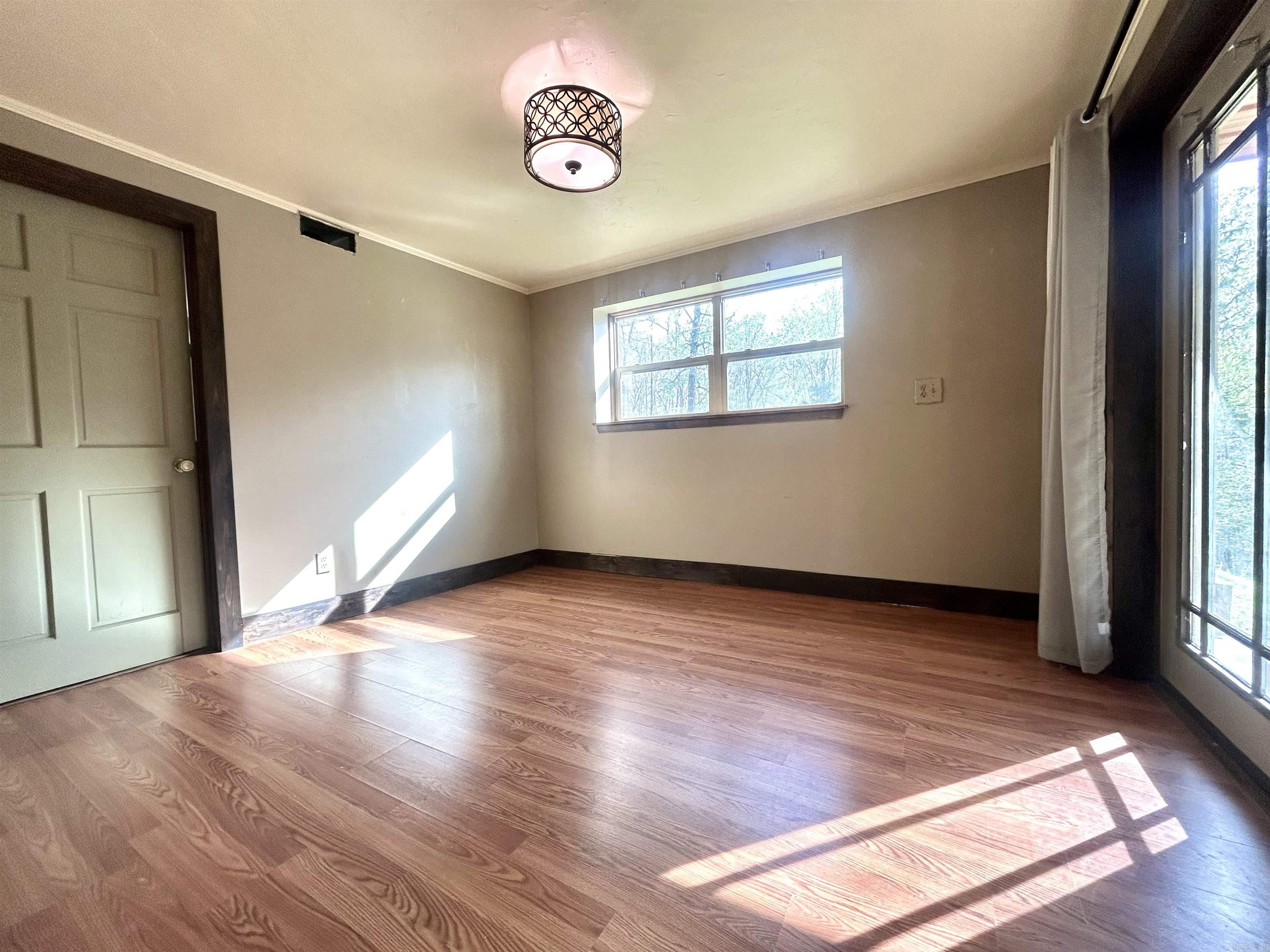 LAKE LAND EST - Residential