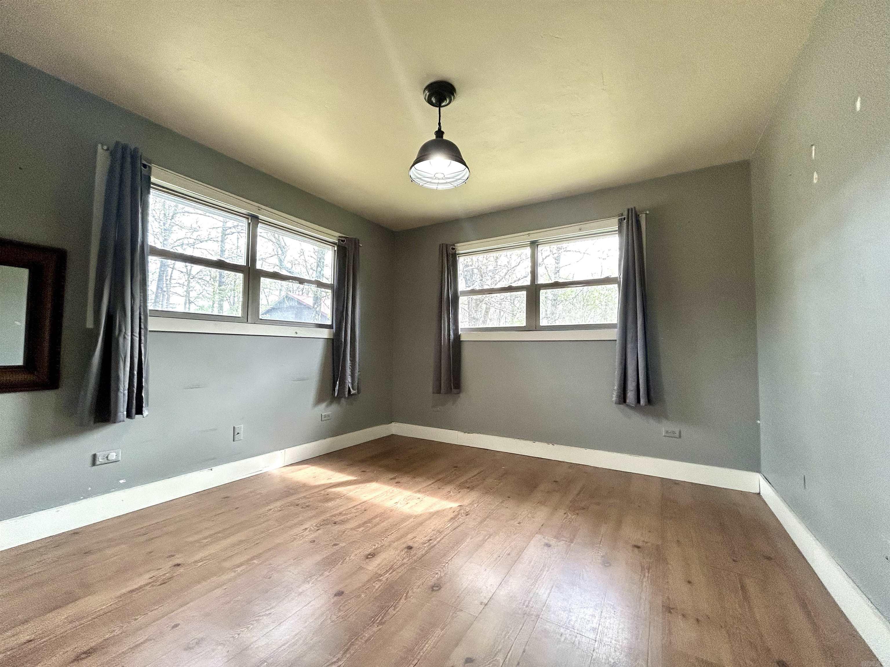 LAKE LAND EST - Residential