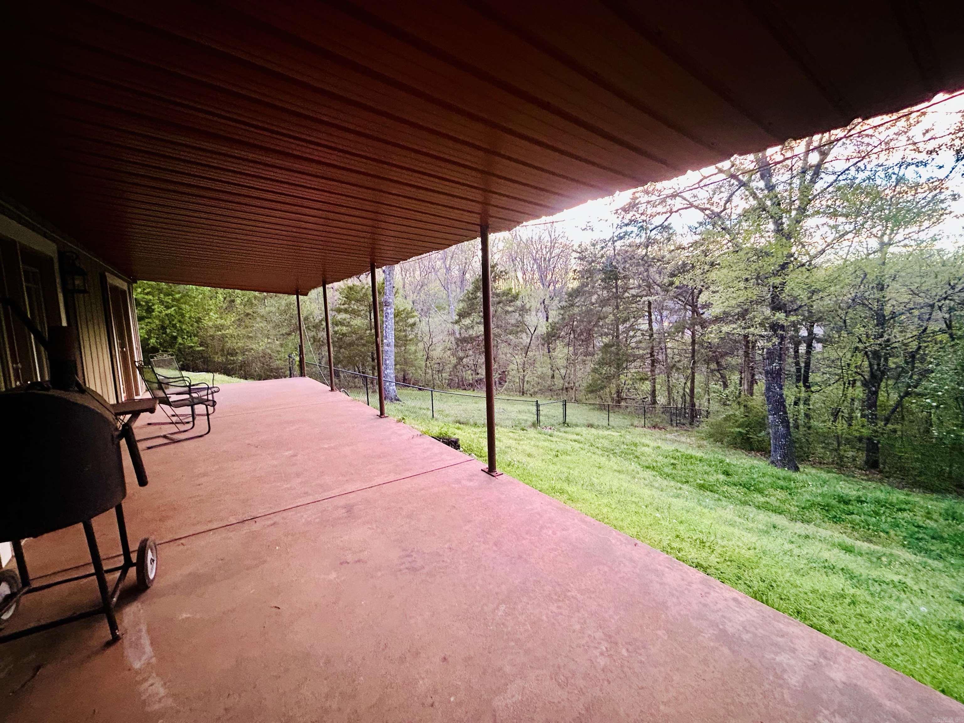 LAKE LAND EST - Residential