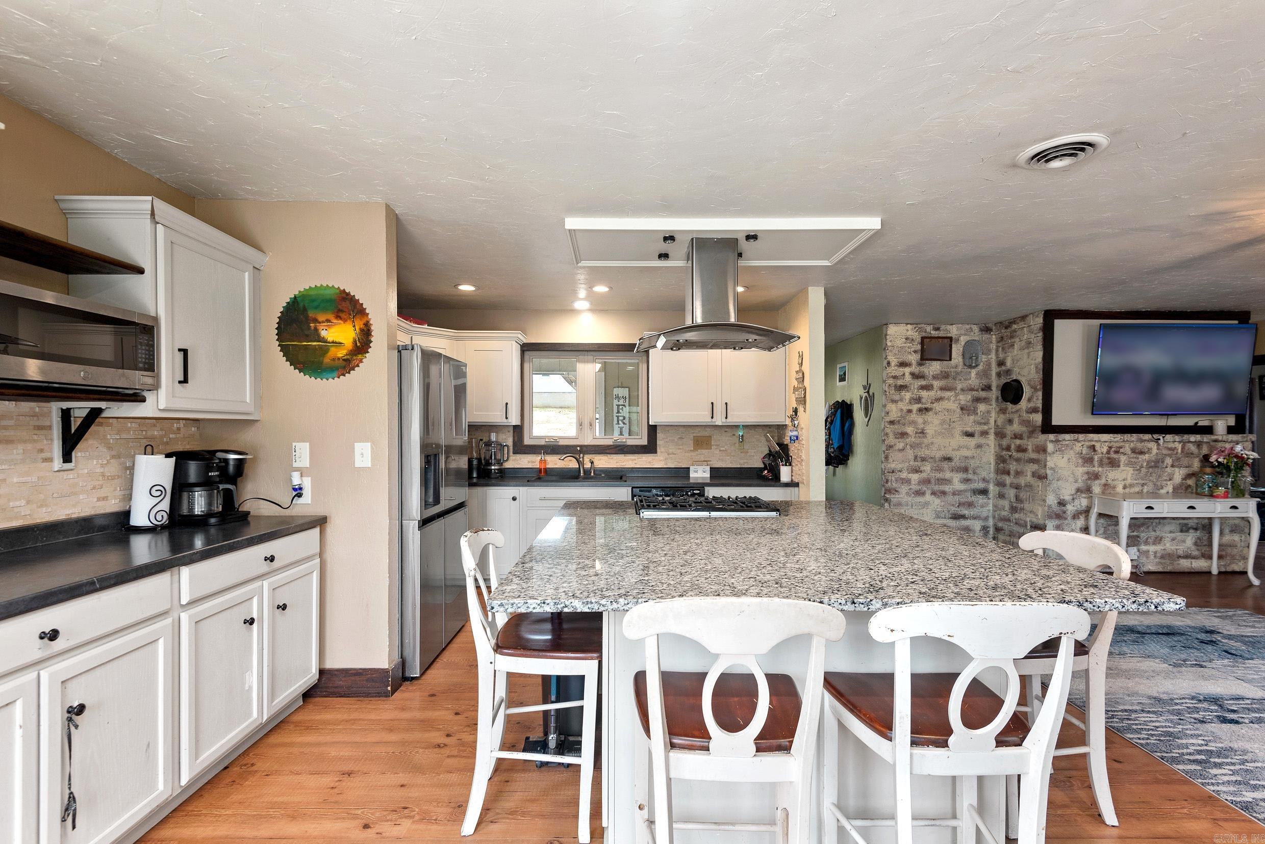 LAKE LAND EST - Residential