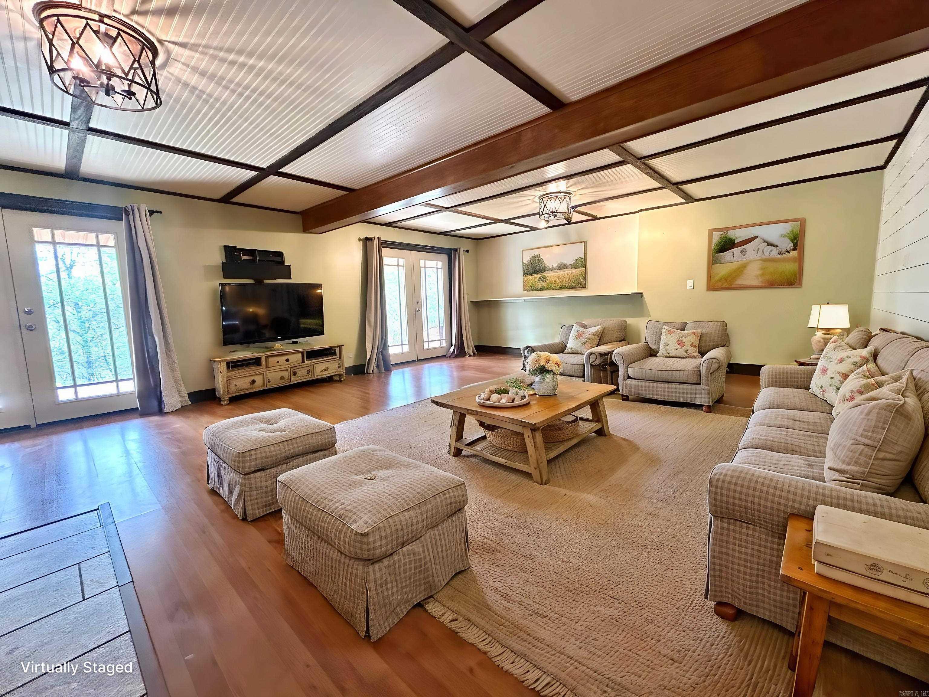 LAKE LAND EST - Residential