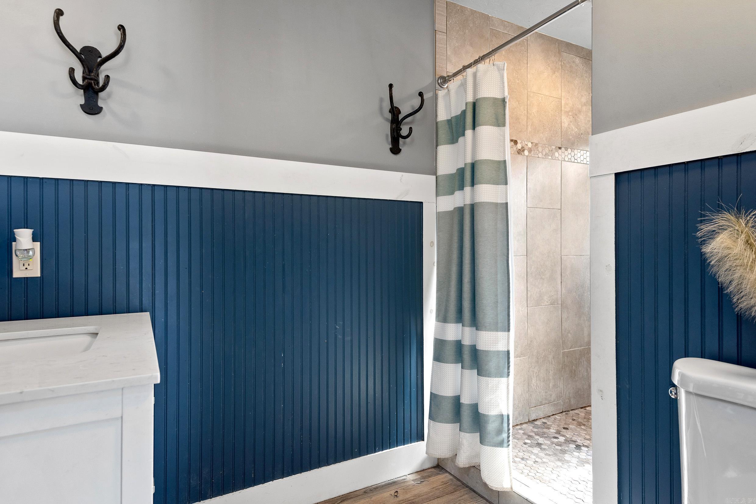 LAKE LAND EST - Residential