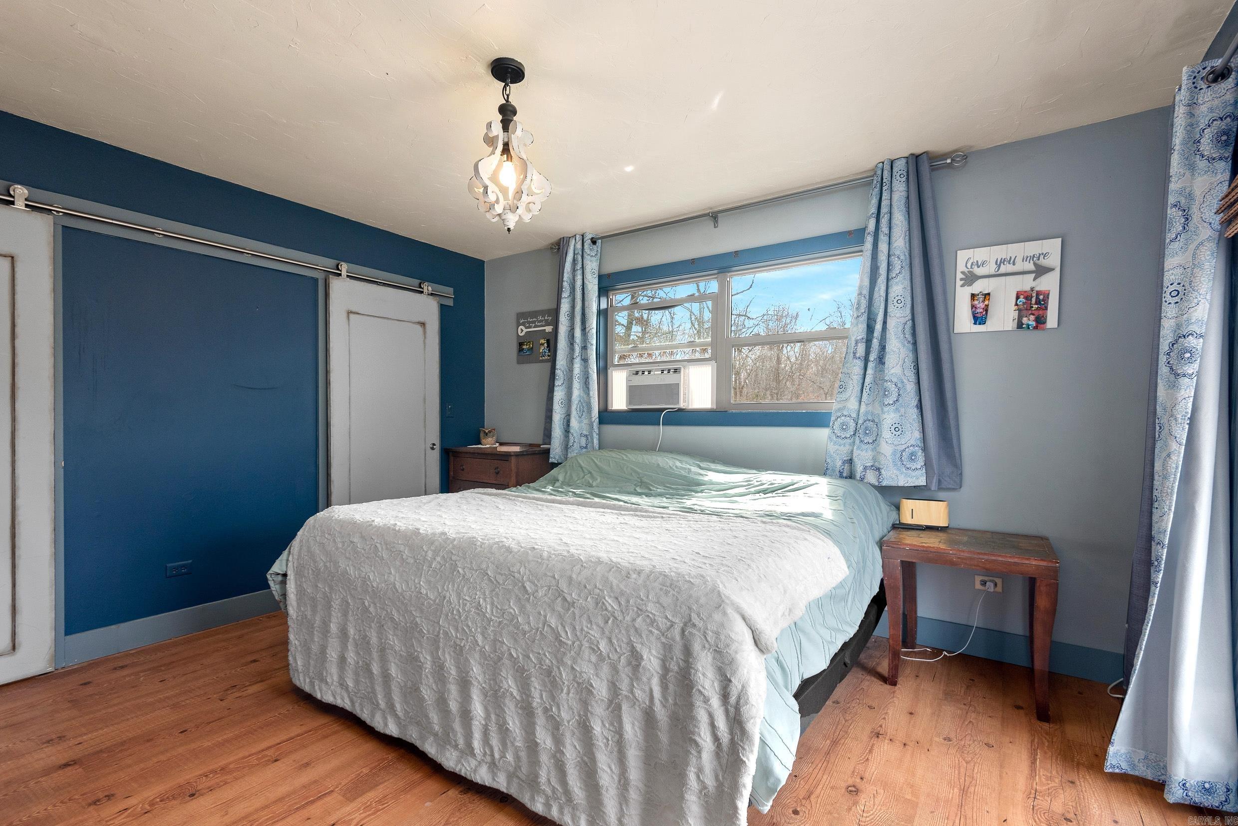 LAKE LAND EST - Residential