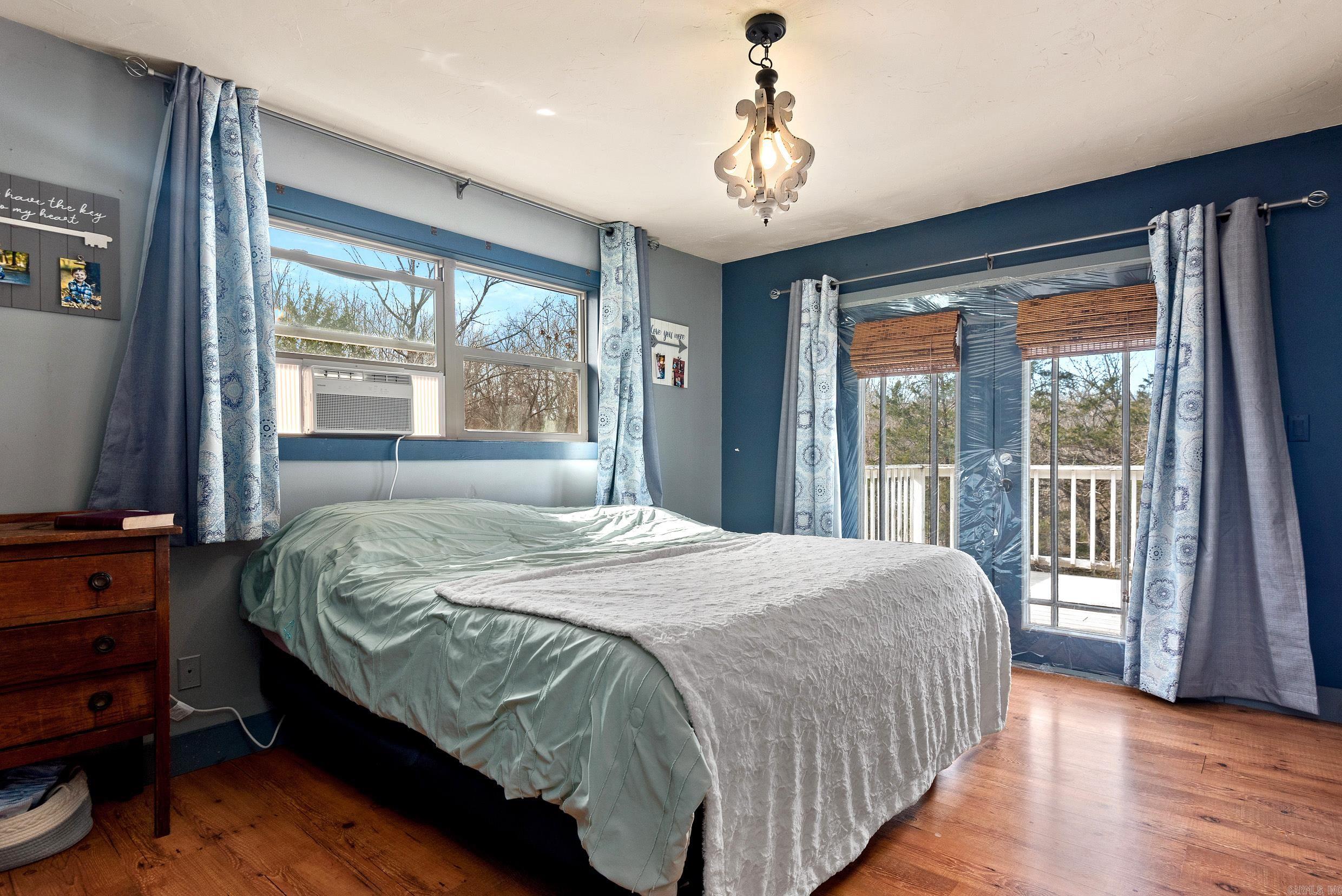 LAKE LAND EST - Residential