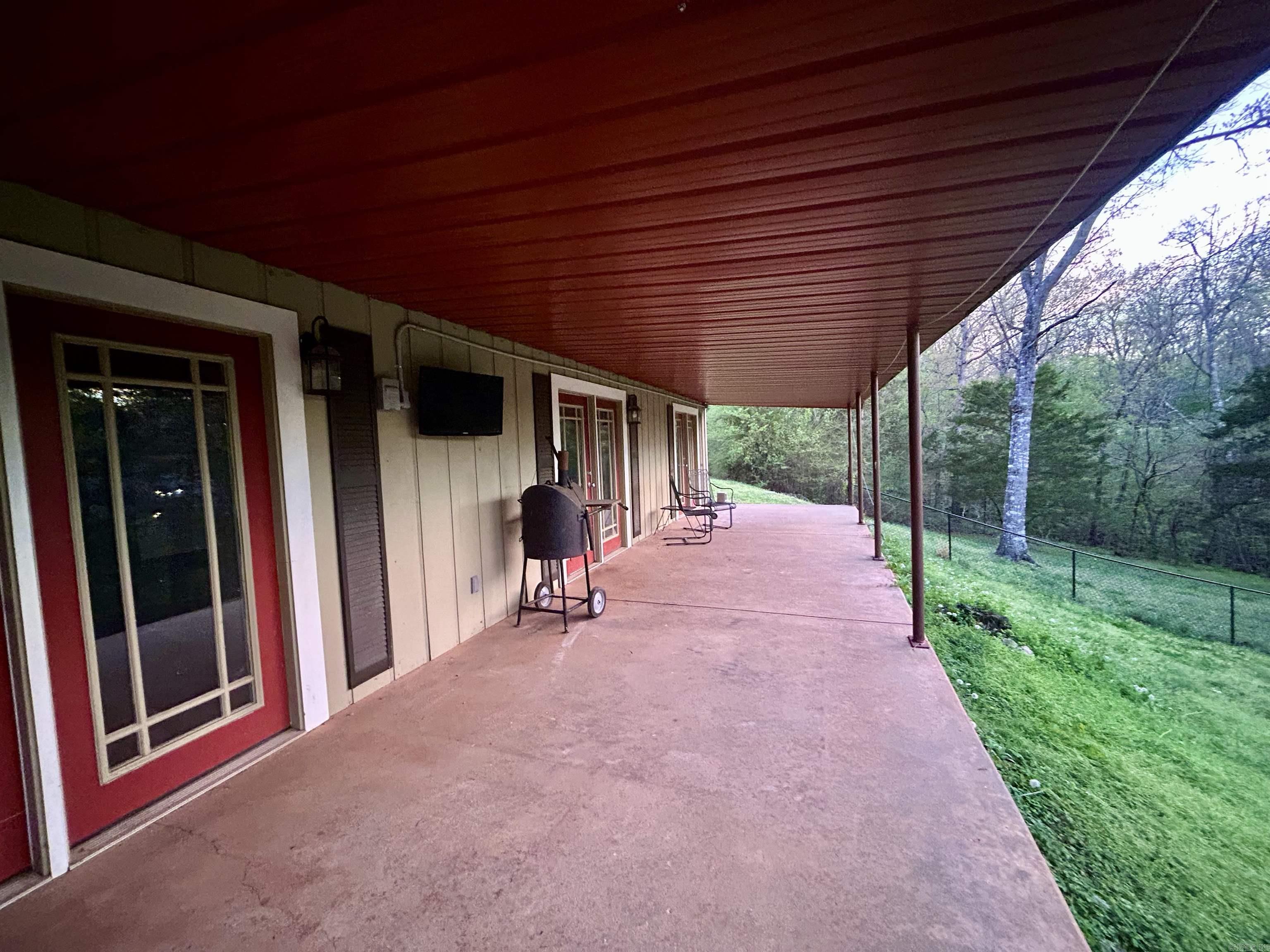 LAKE LAND EST - Residential