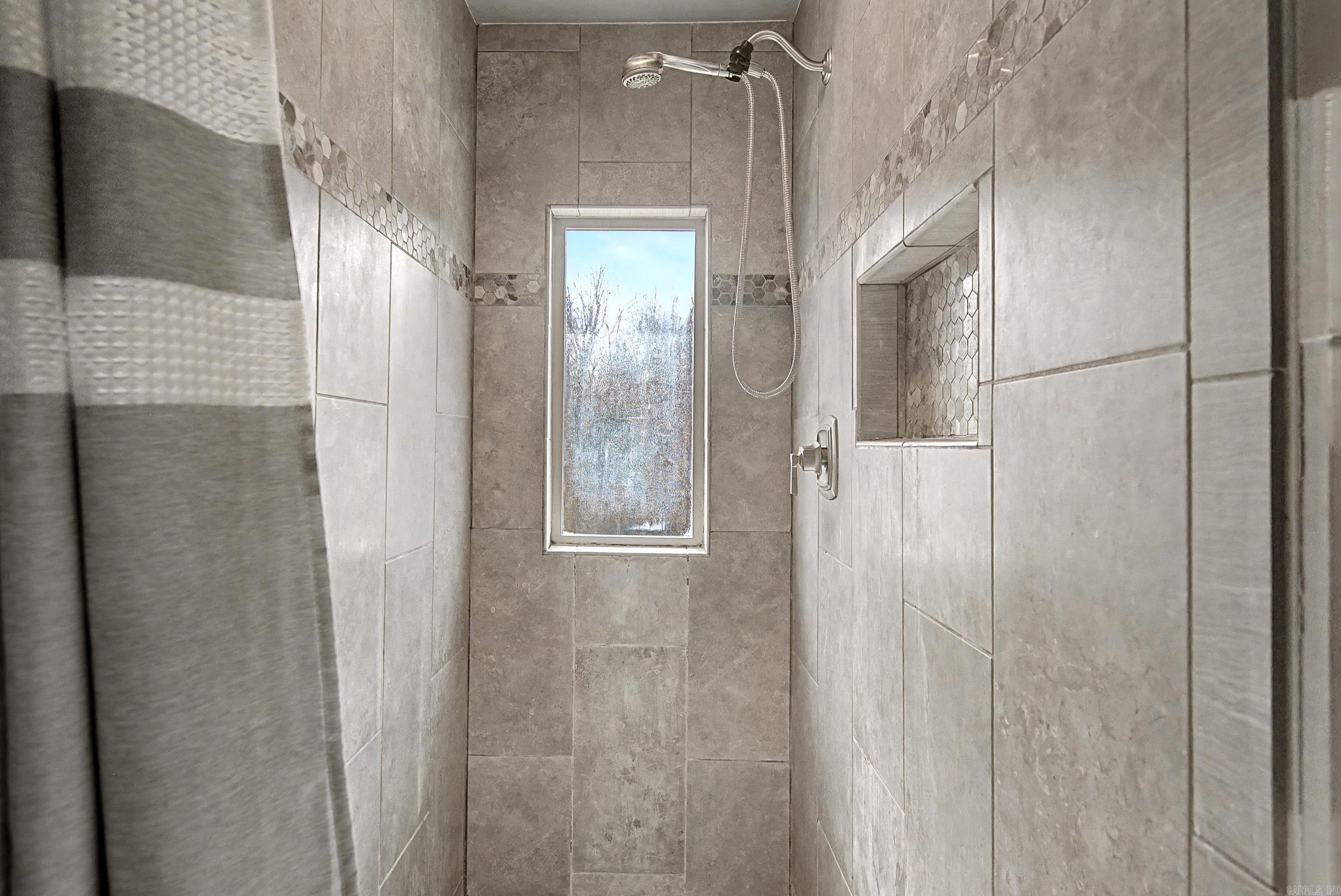 LAKE LAND EST - Residential