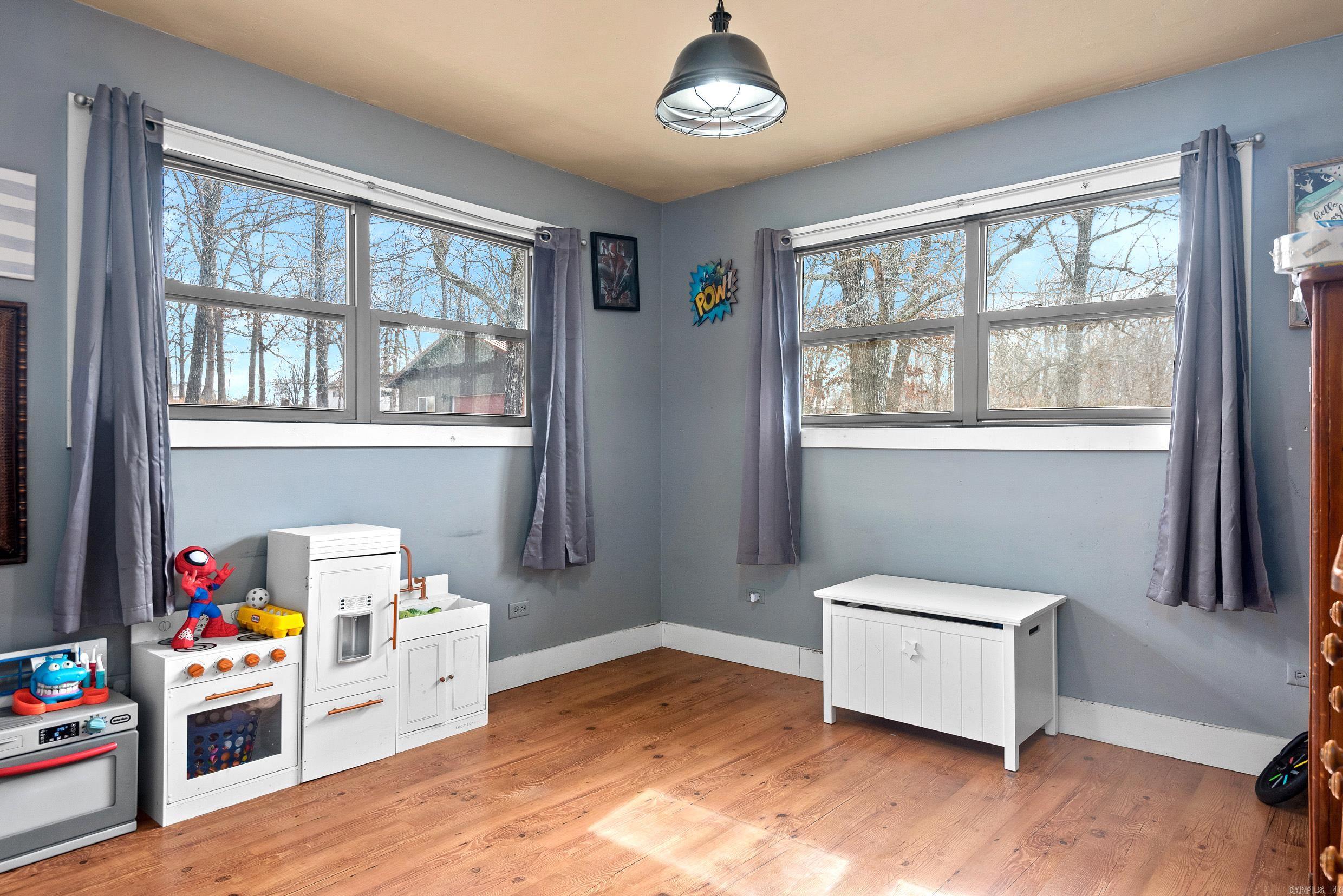 LAKE LAND EST - Residential