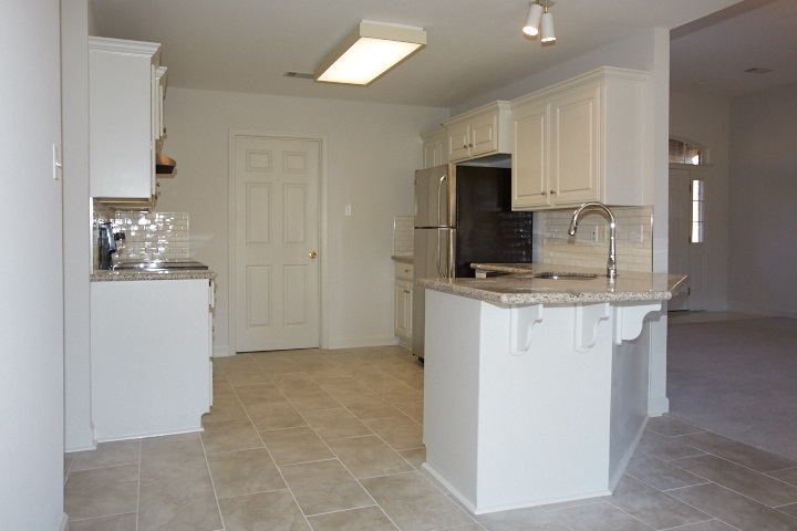 COUNTRY CLUB OF ARK THE - Residential Lease