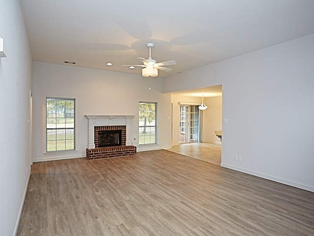 COUNTRY CLUB OF ARK THE - Residential Lease