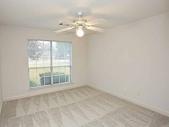 COUNTRY CLUB OF ARK THE - Residential Lease