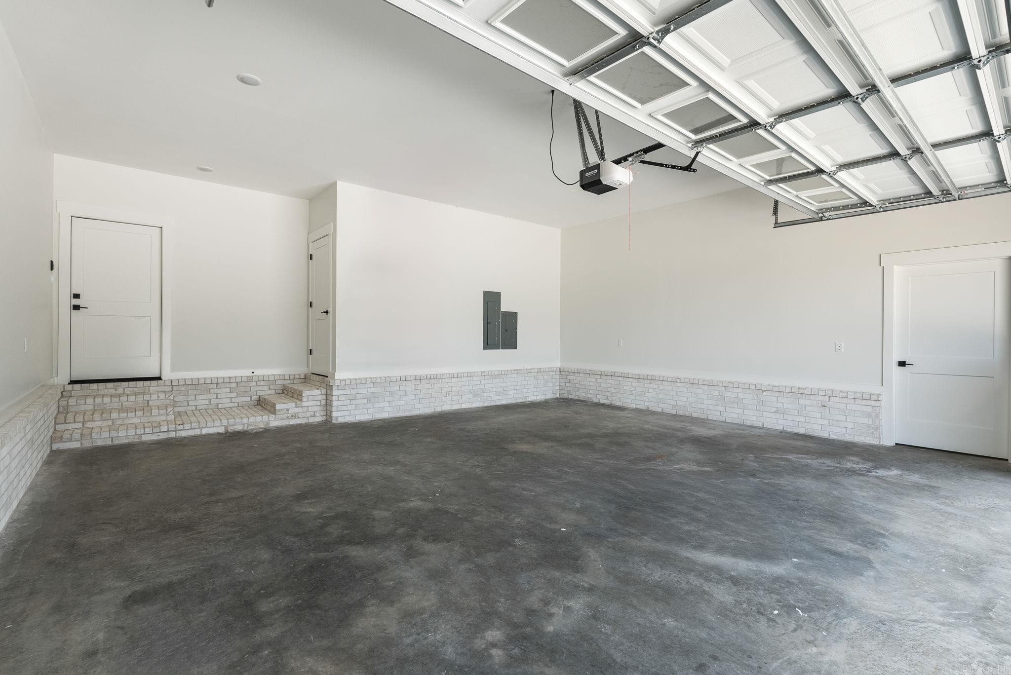 COYOTE RIDGE - Residential