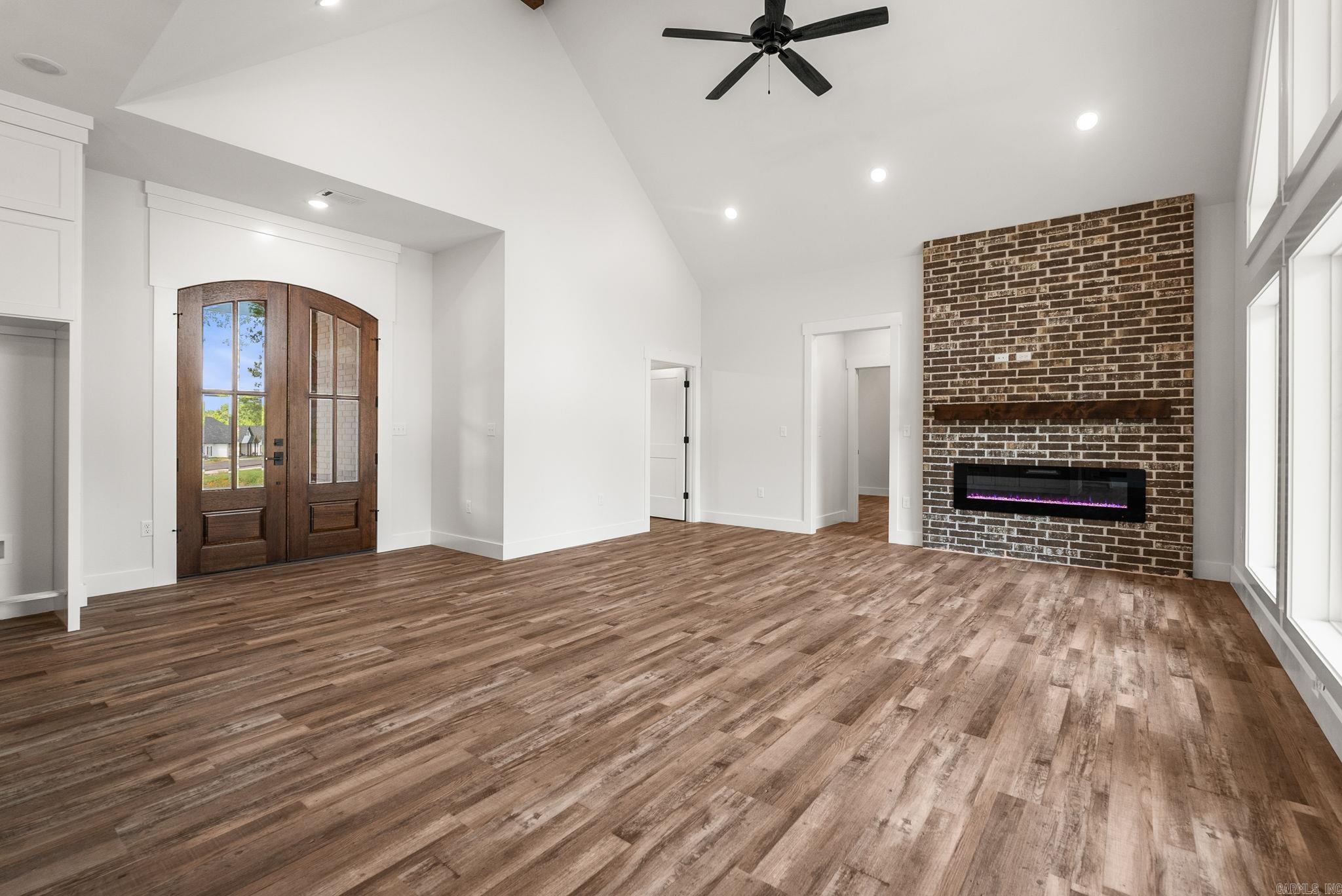 COYOTE RIDGE - Residential