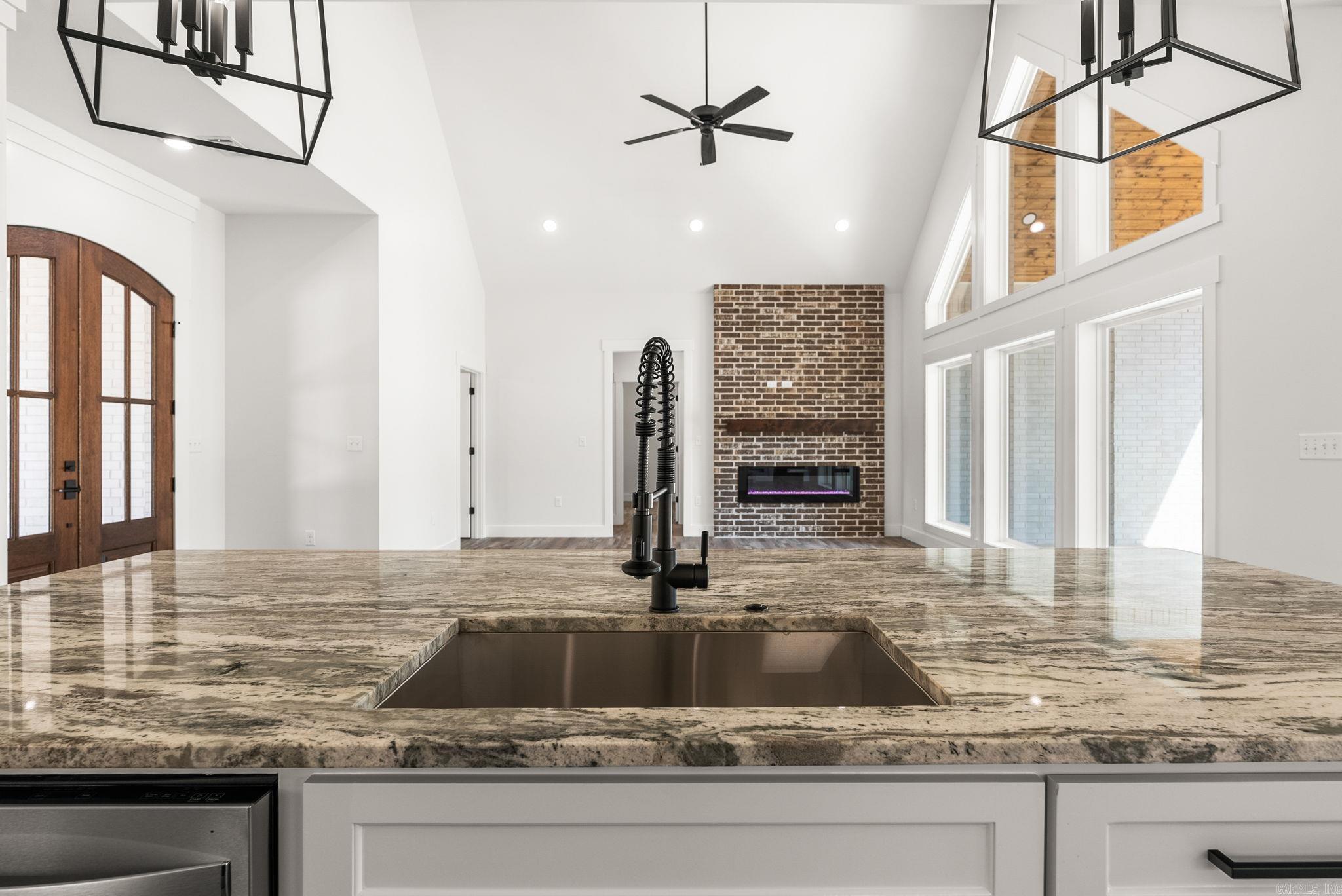 COYOTE RIDGE - Residential