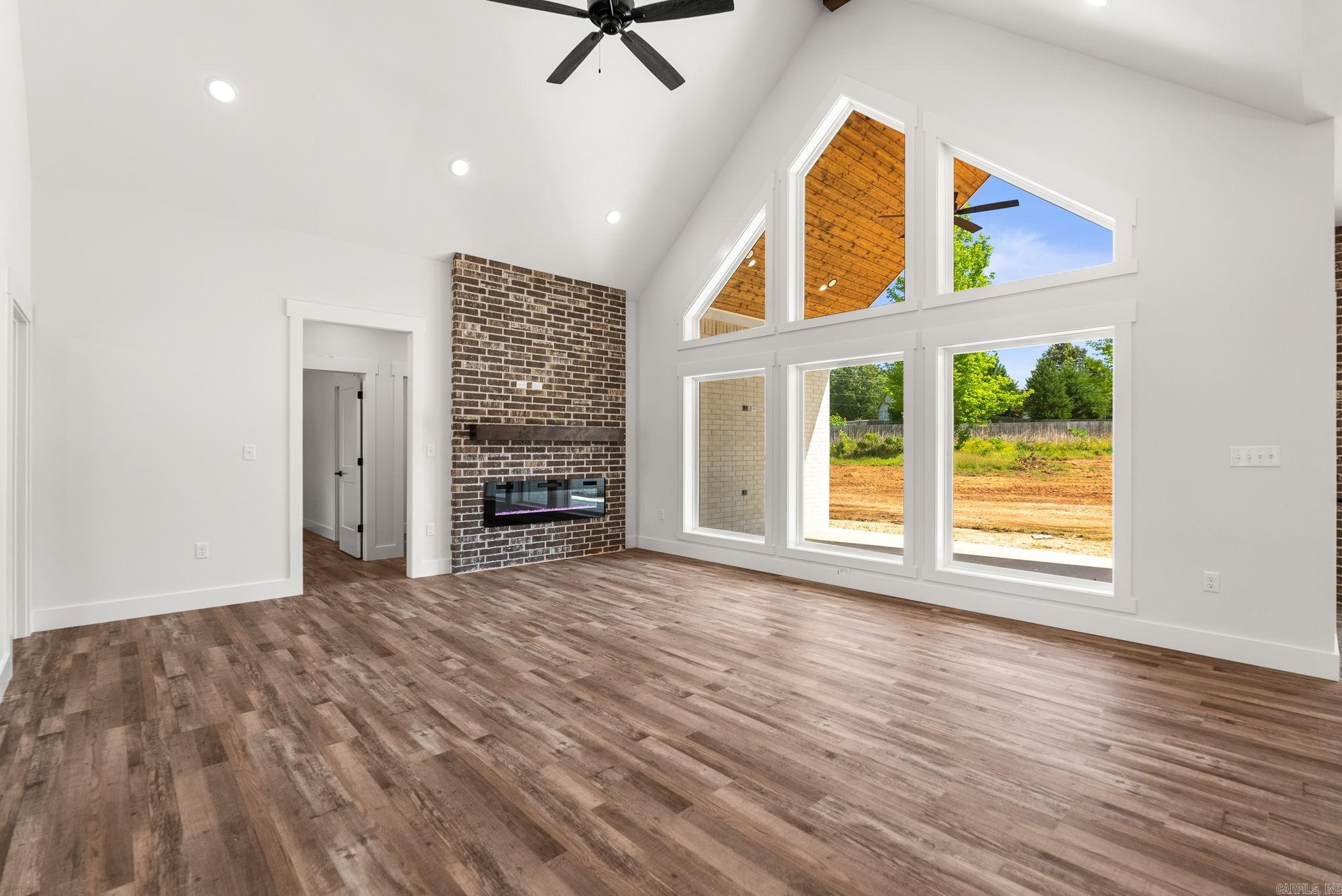 COYOTE RIDGE - Residential