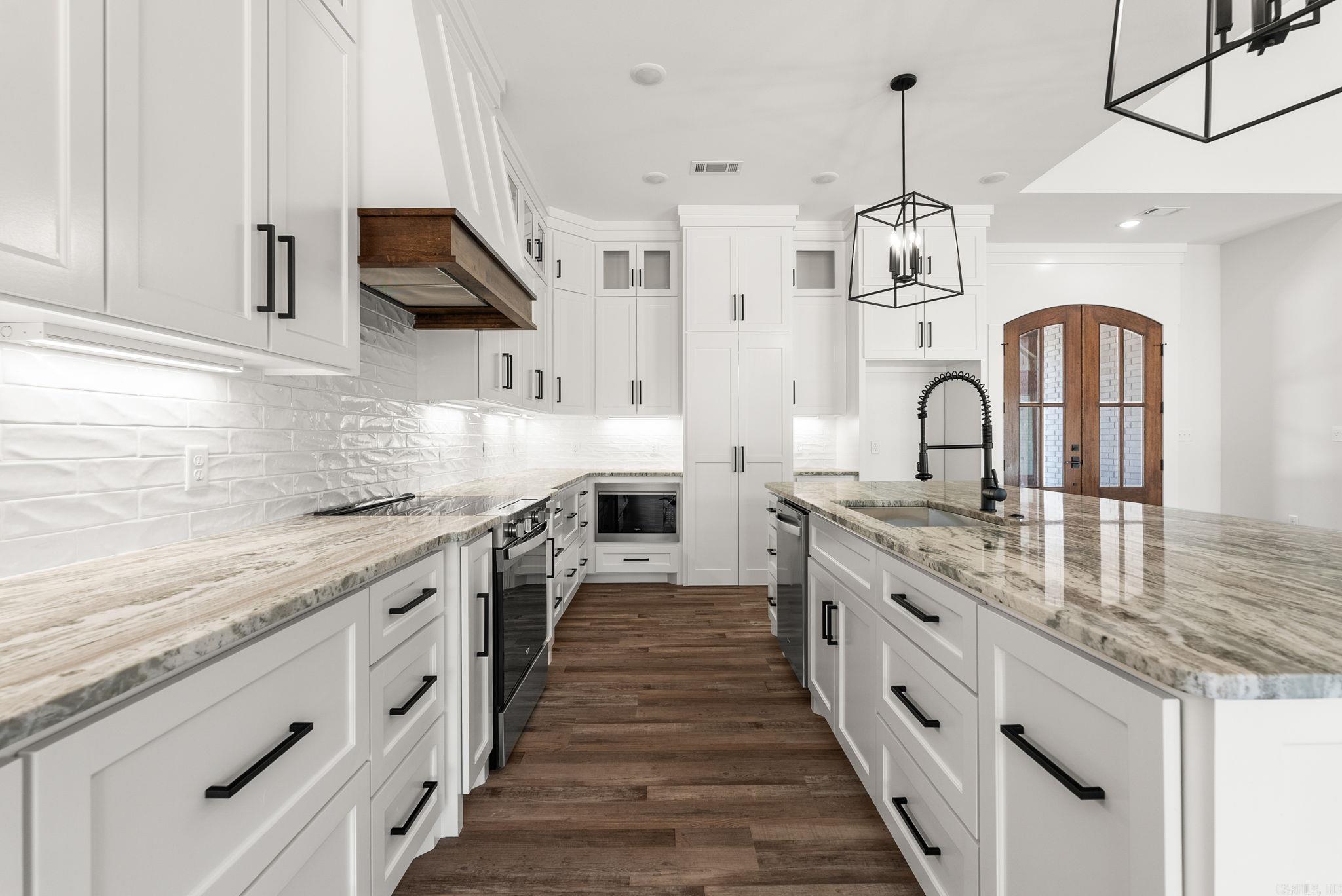 COYOTE RIDGE - Residential