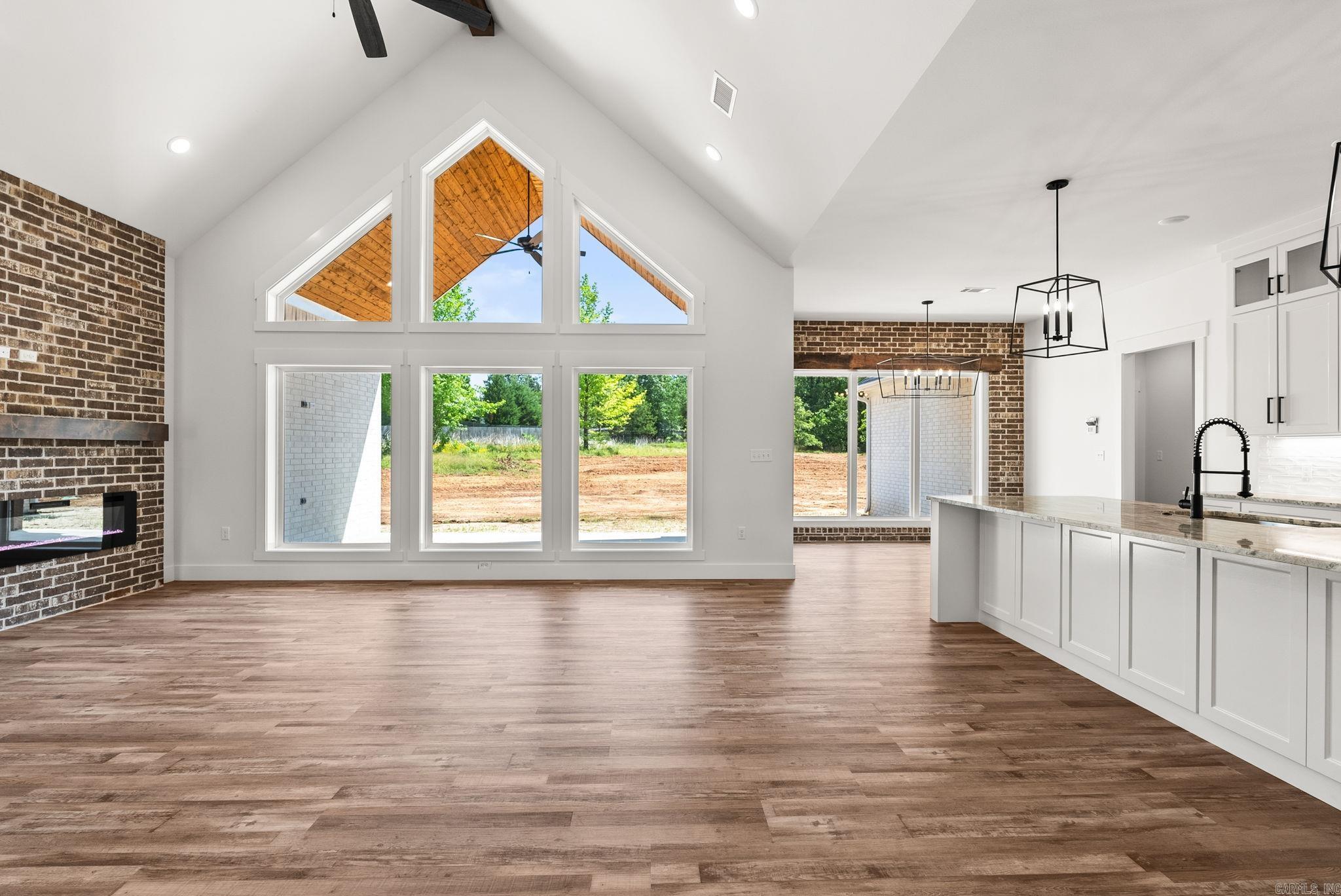 COYOTE RIDGE - Residential