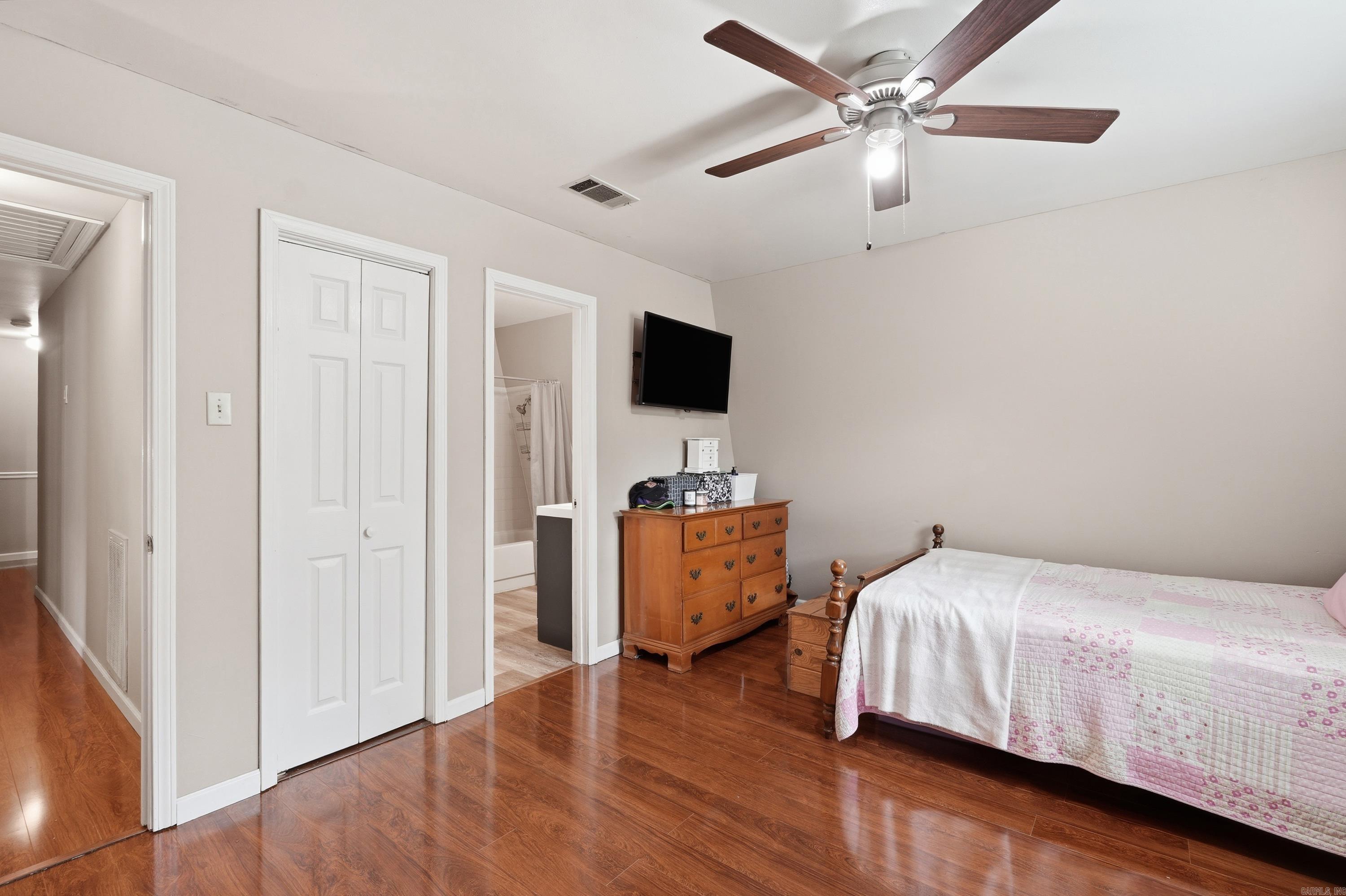 JULIE ANN EST - Residential