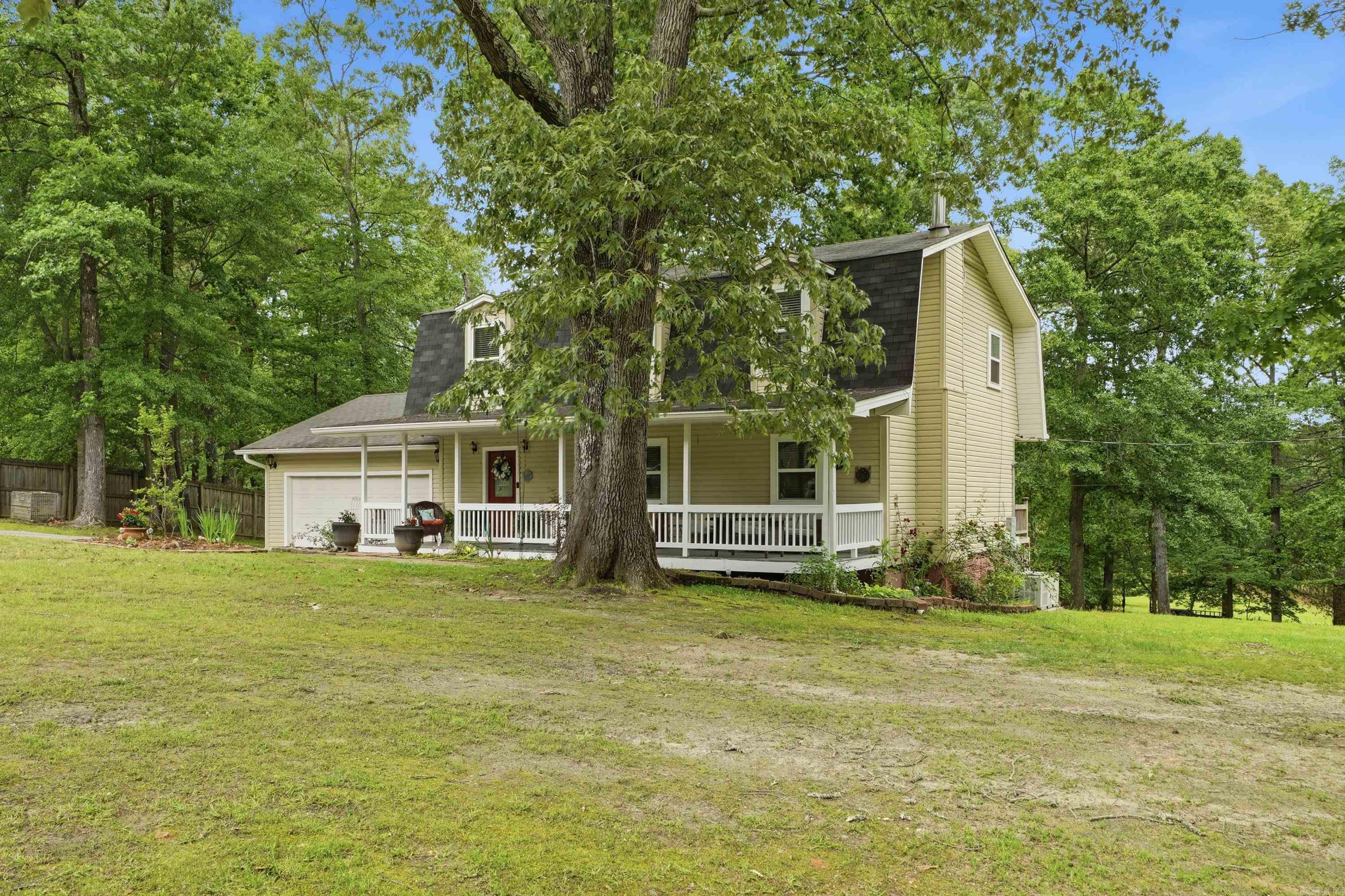 JULIE ANN EST - Residential