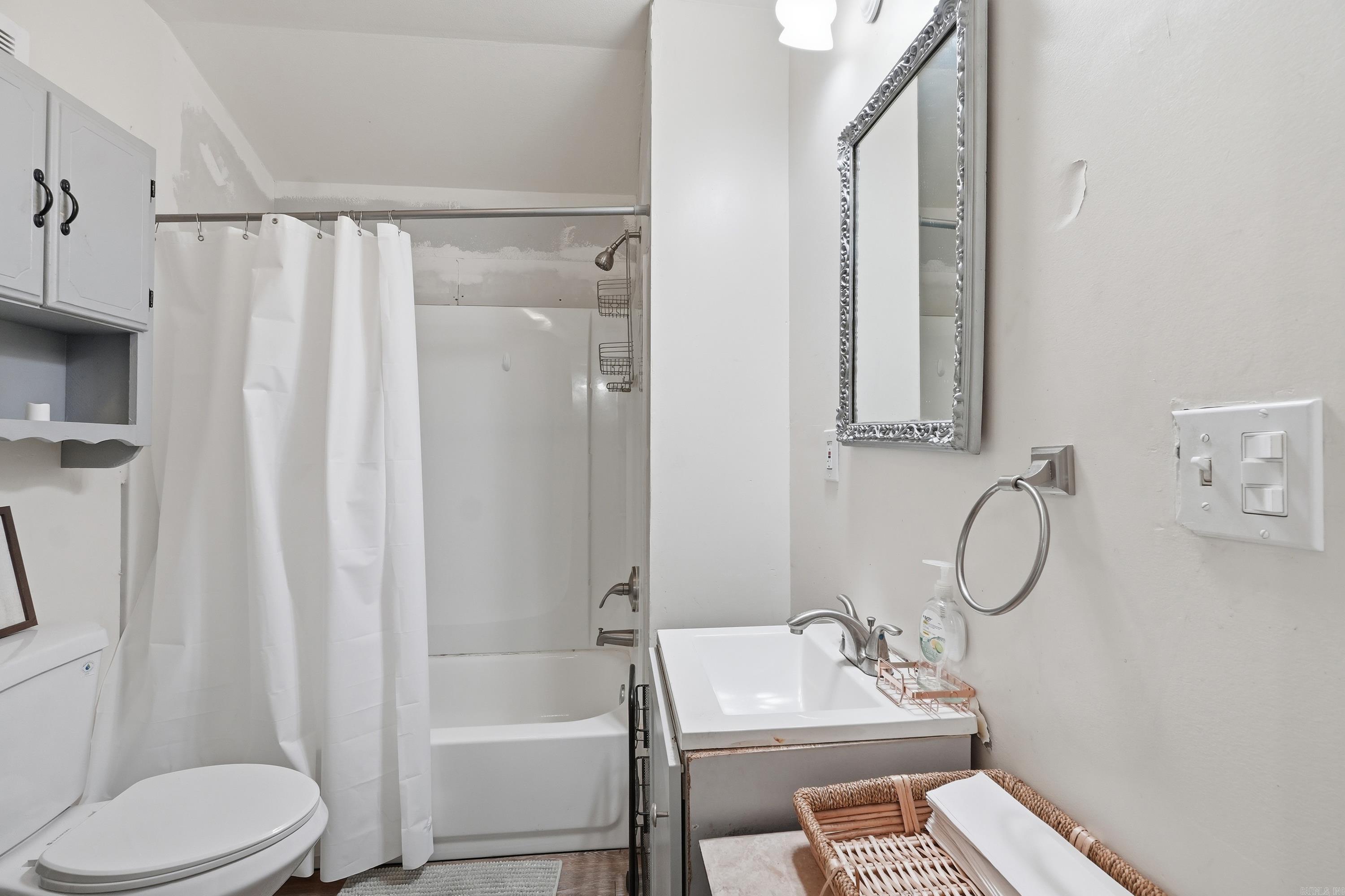 JULIE ANN EST - Residential