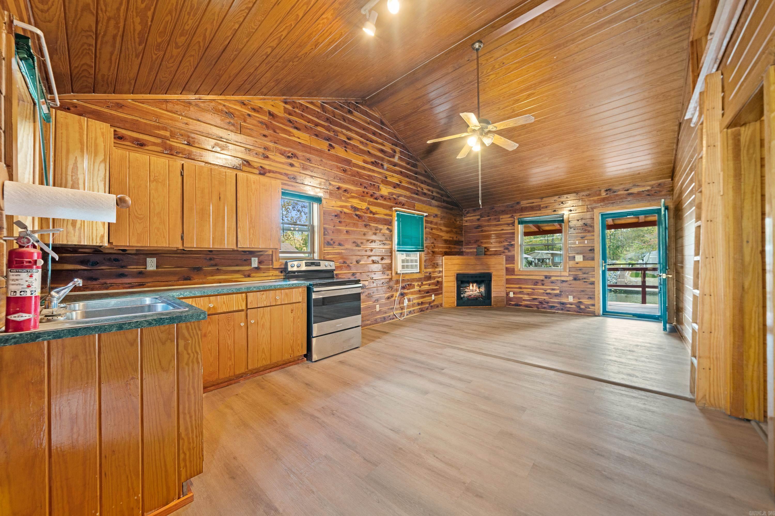 Cozy Acres-Corys Glazie - Residential