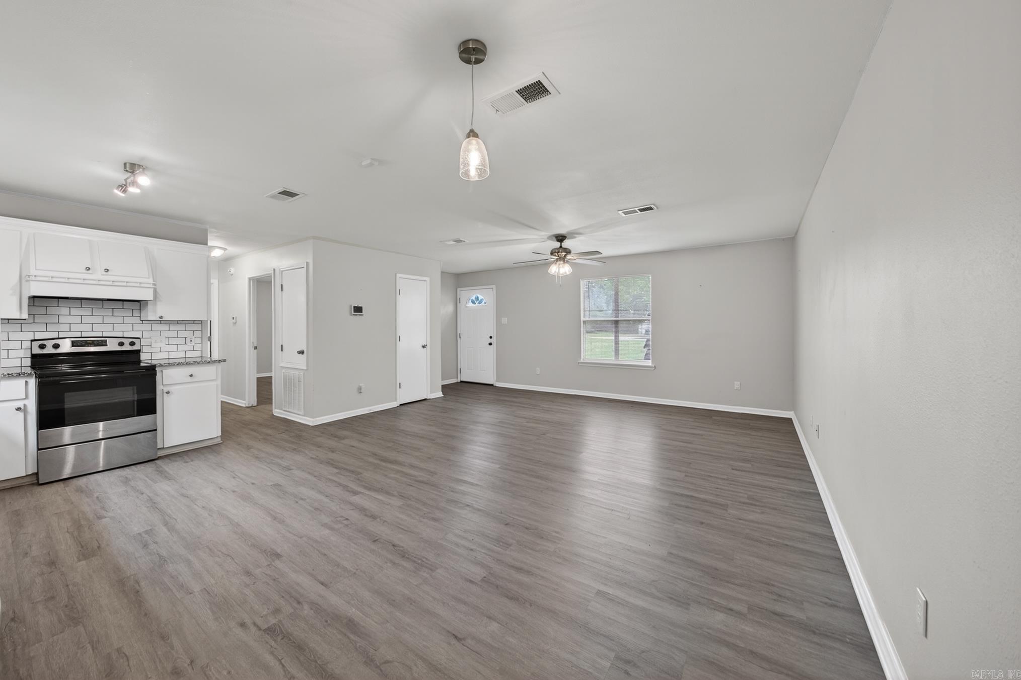 BAYOU METO PLACE - Residential