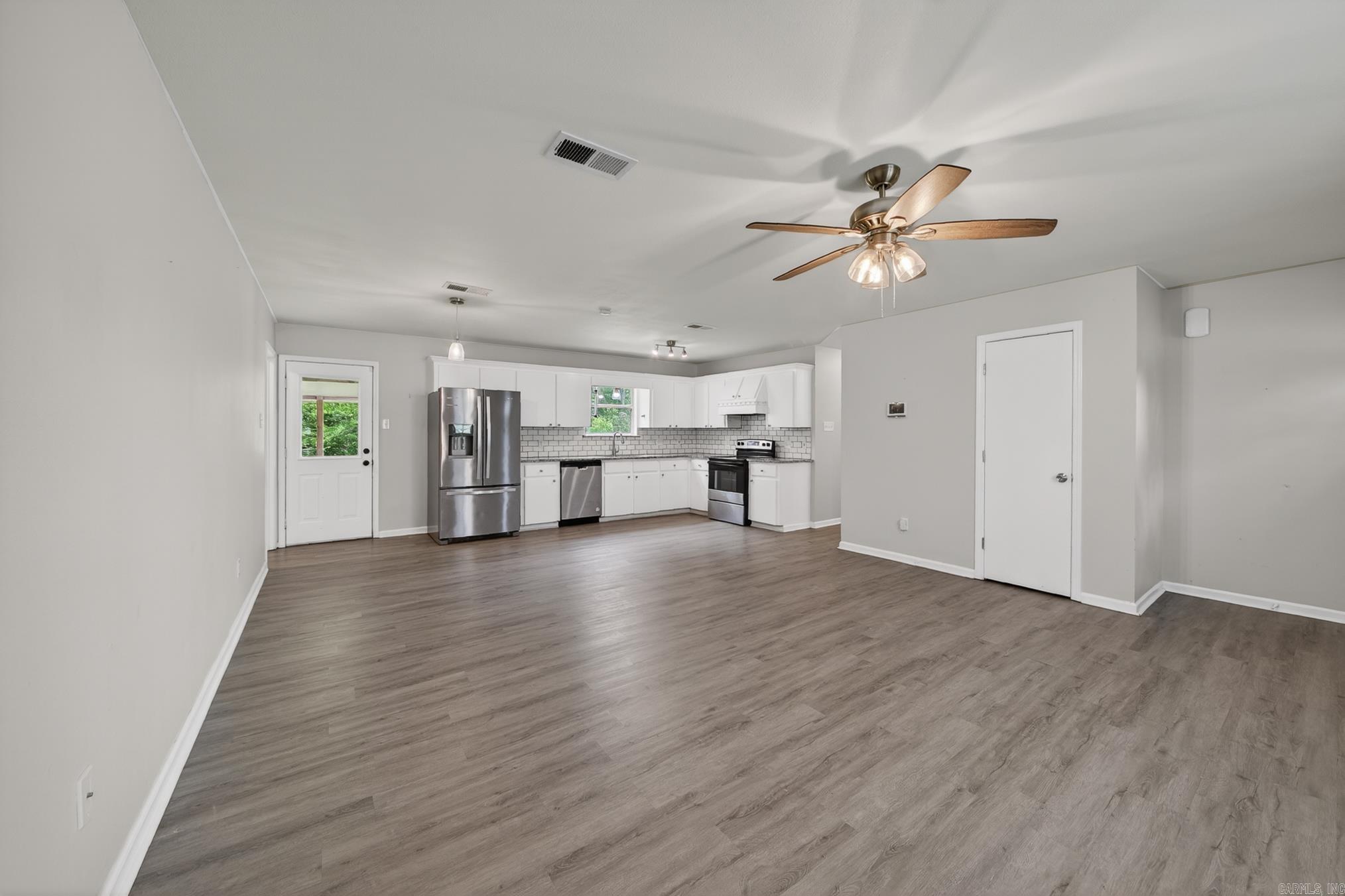 BAYOU METO PLACE - Residential