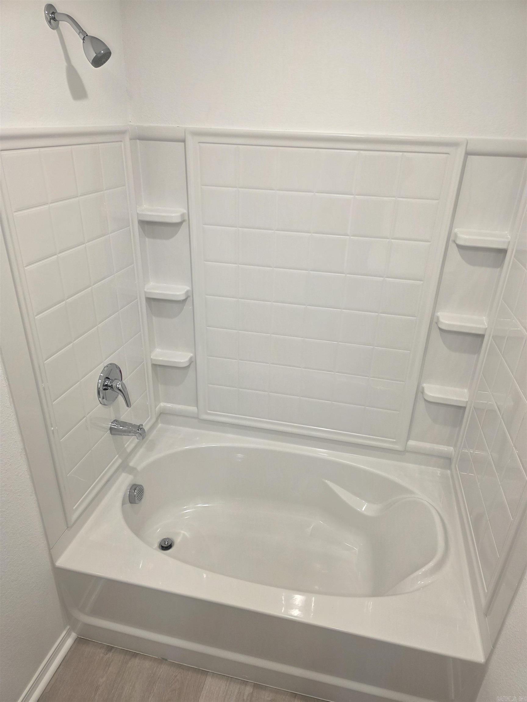 WHITE OAK CROSSING - Residential Lease