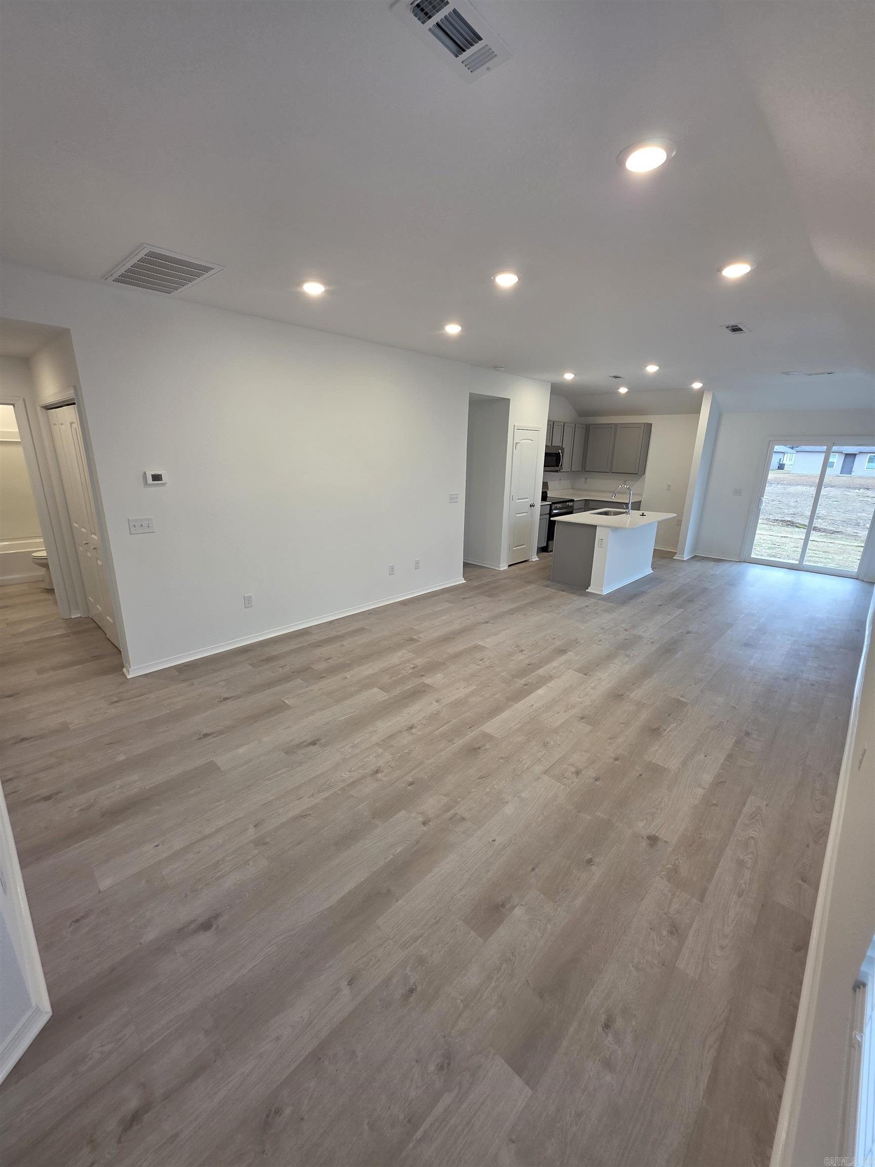 WHITE OAK CROSSING - Residential Lease