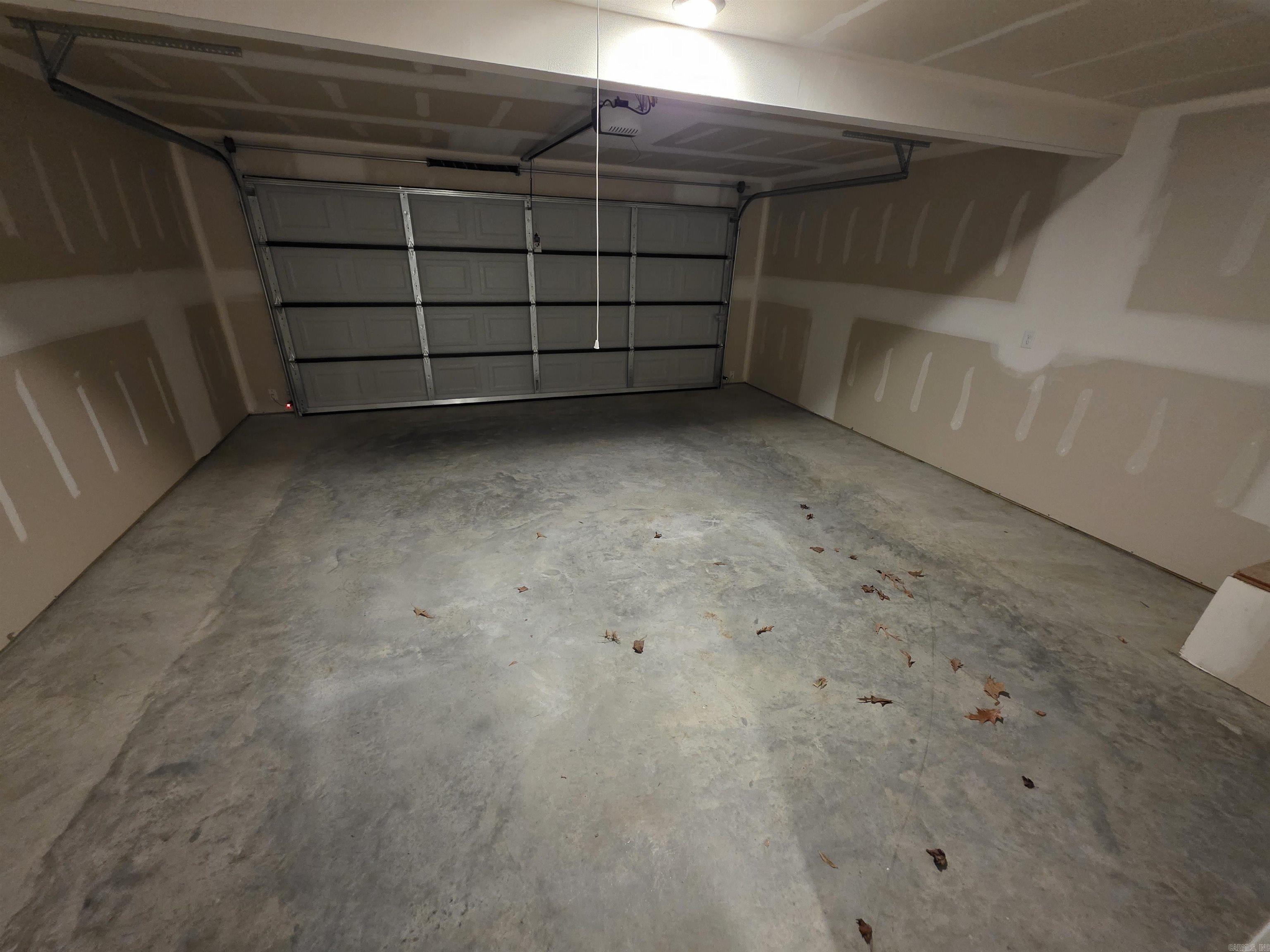 WHITE OAK CROSSING - Residential Lease