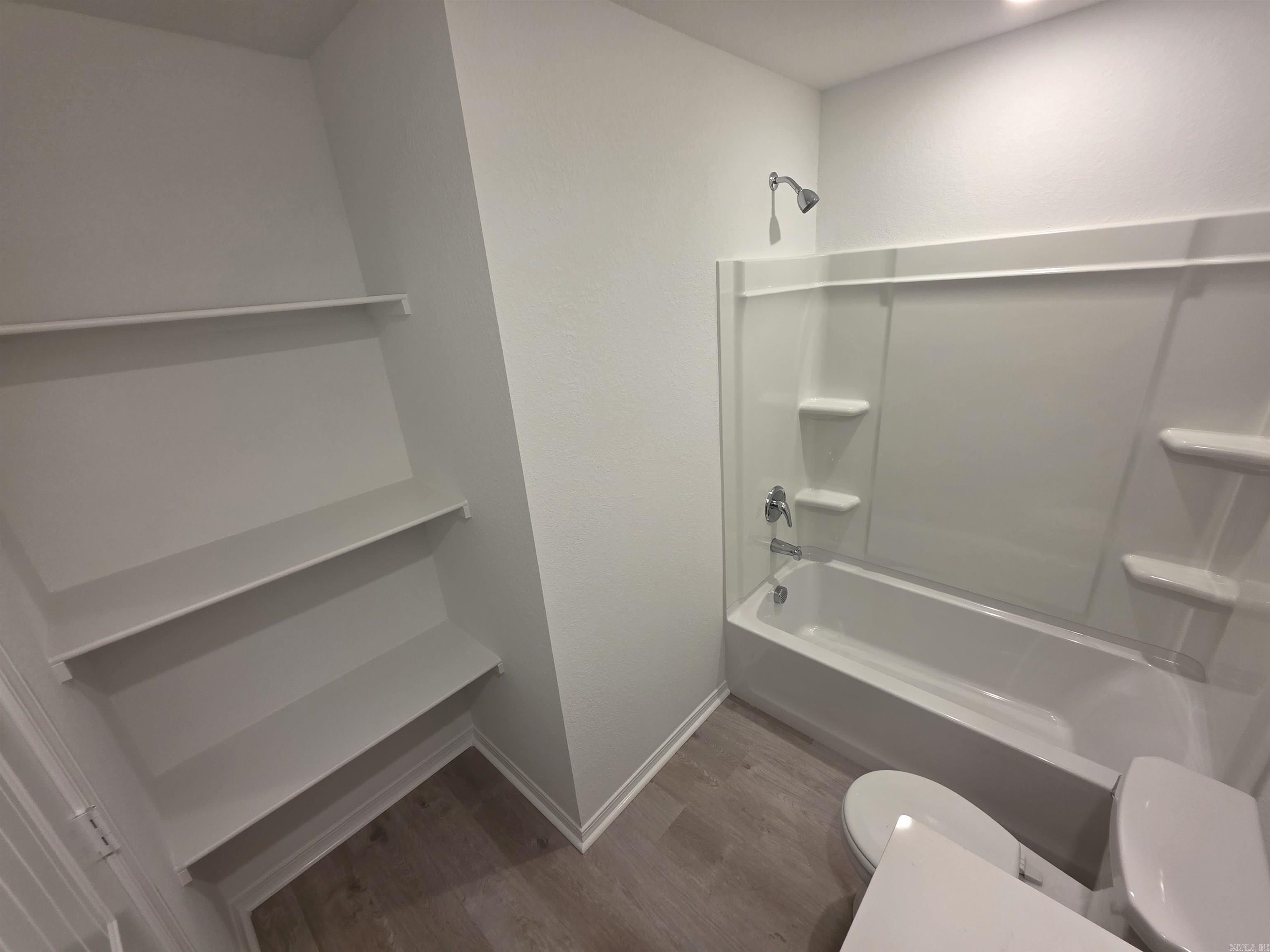 WHITE OAK CROSSING - Residential Lease