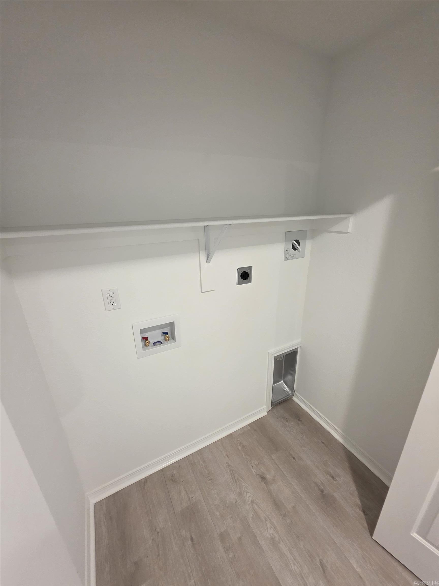 WHITE OAK CROSSING - Residential Lease