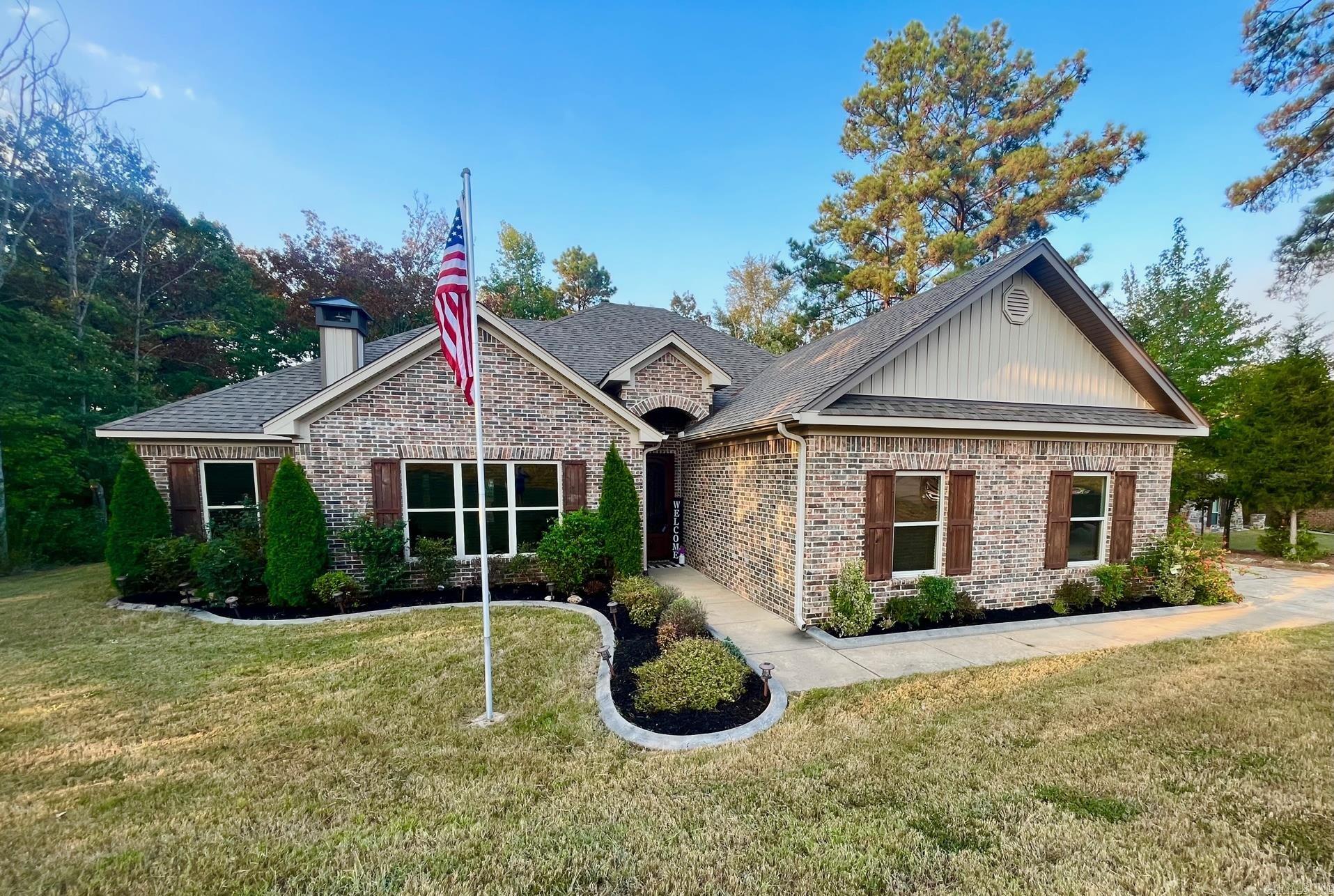 PINEWOOD ESTATES - Residential