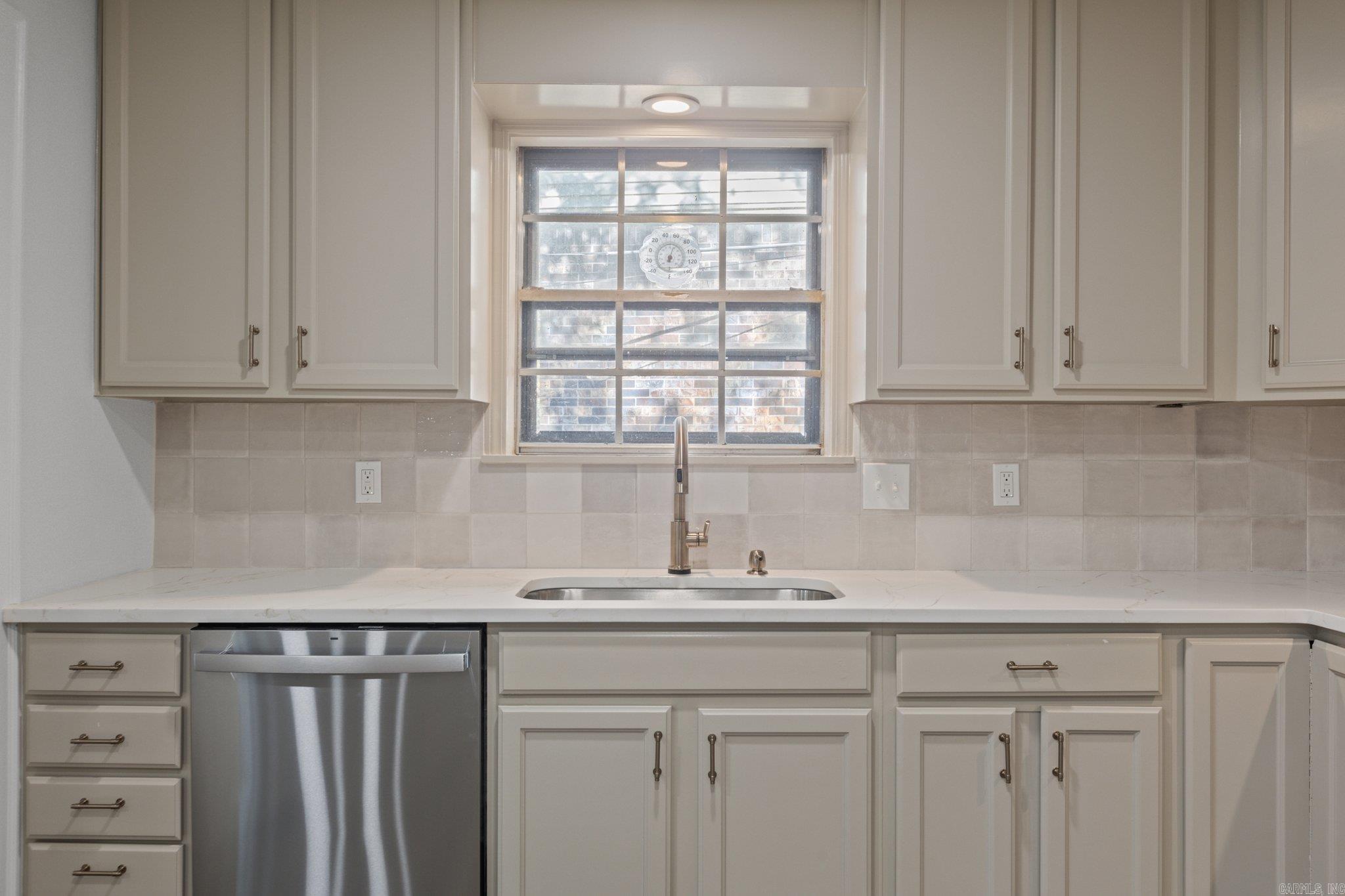 INDIAN HILLS - Residential