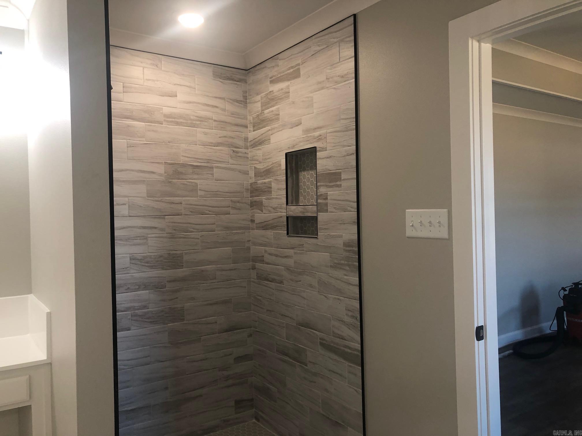 JAXON TERRACE - Residential