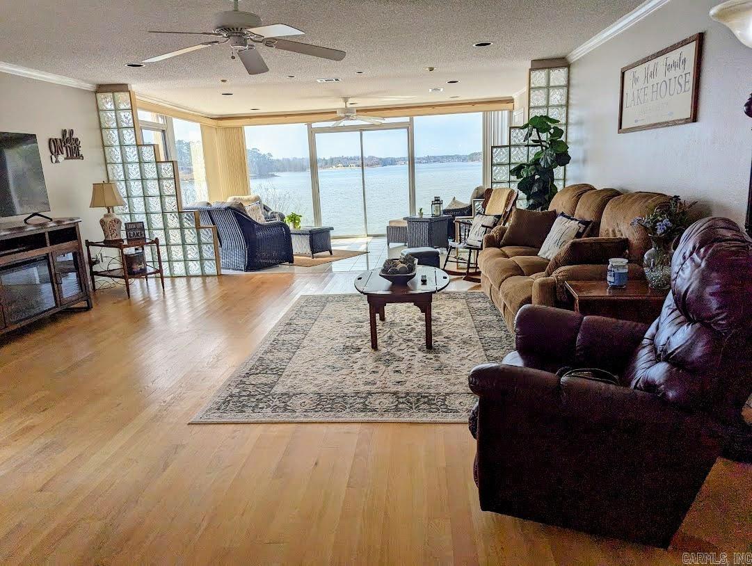 TWIN POINTS HPR - Residential