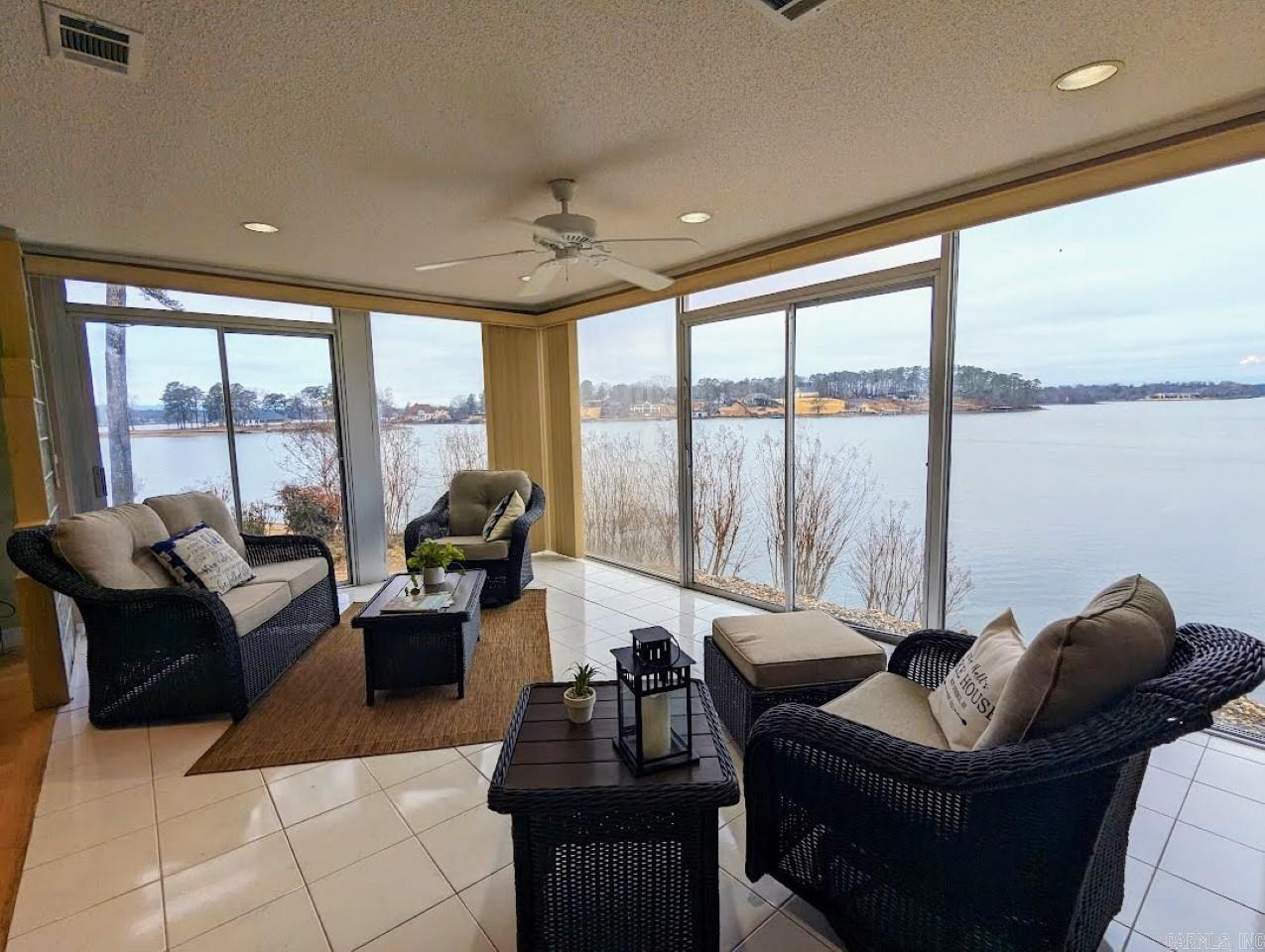 TWIN POINTS HPR - Residential