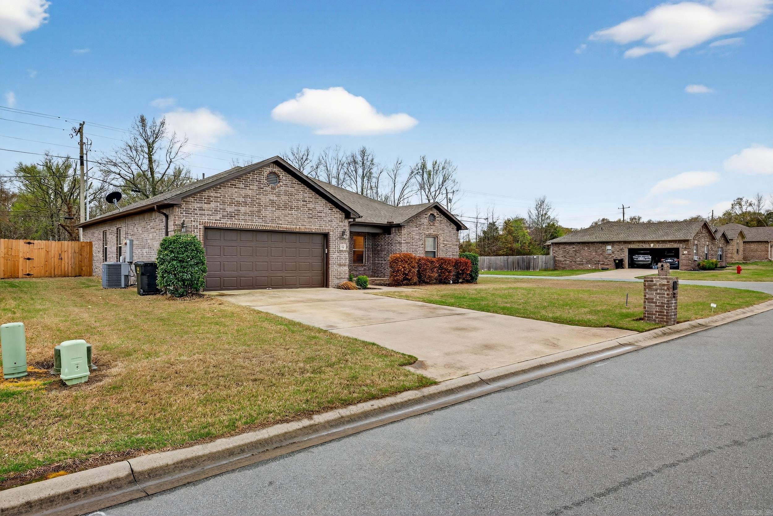 HUNTINGTON PLACE - Residential