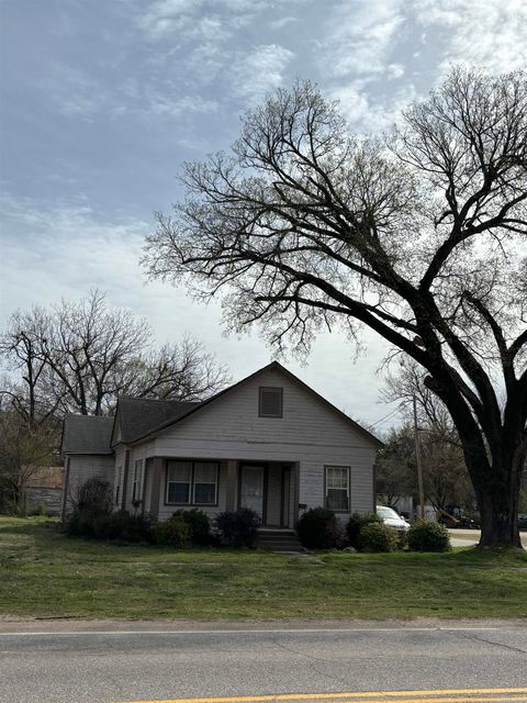 Photo of 721 S Main Street, Nashville, AR 71852 (MLS # 25049515)