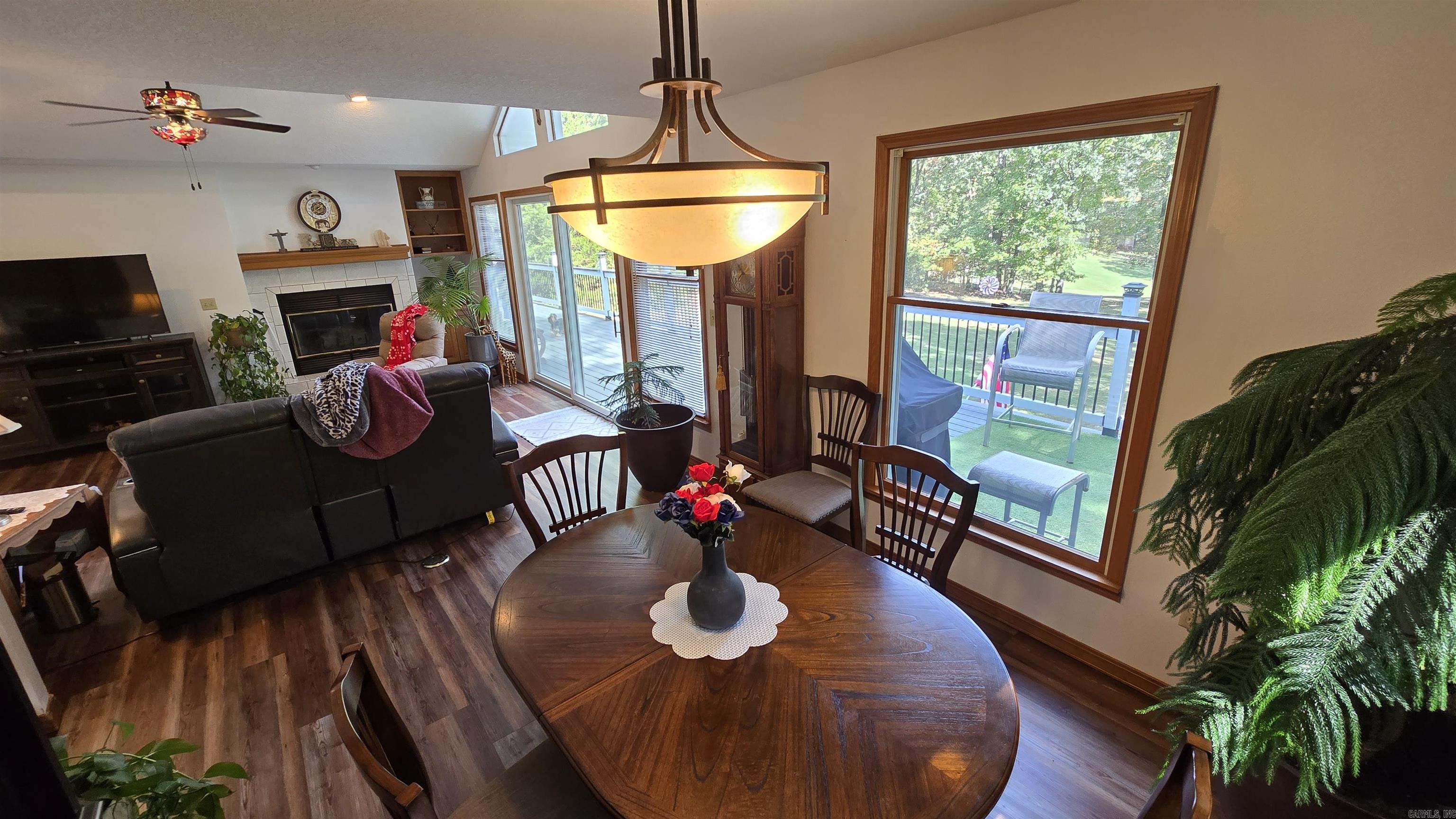 MOUNTAIN RANCH - Residential