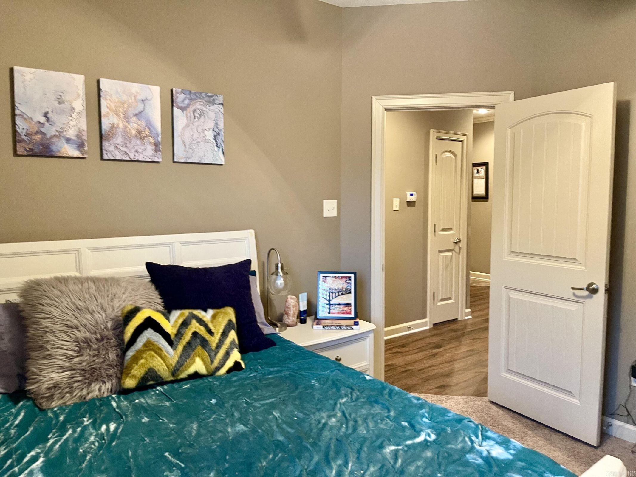 Oak Tree Circle - Residential