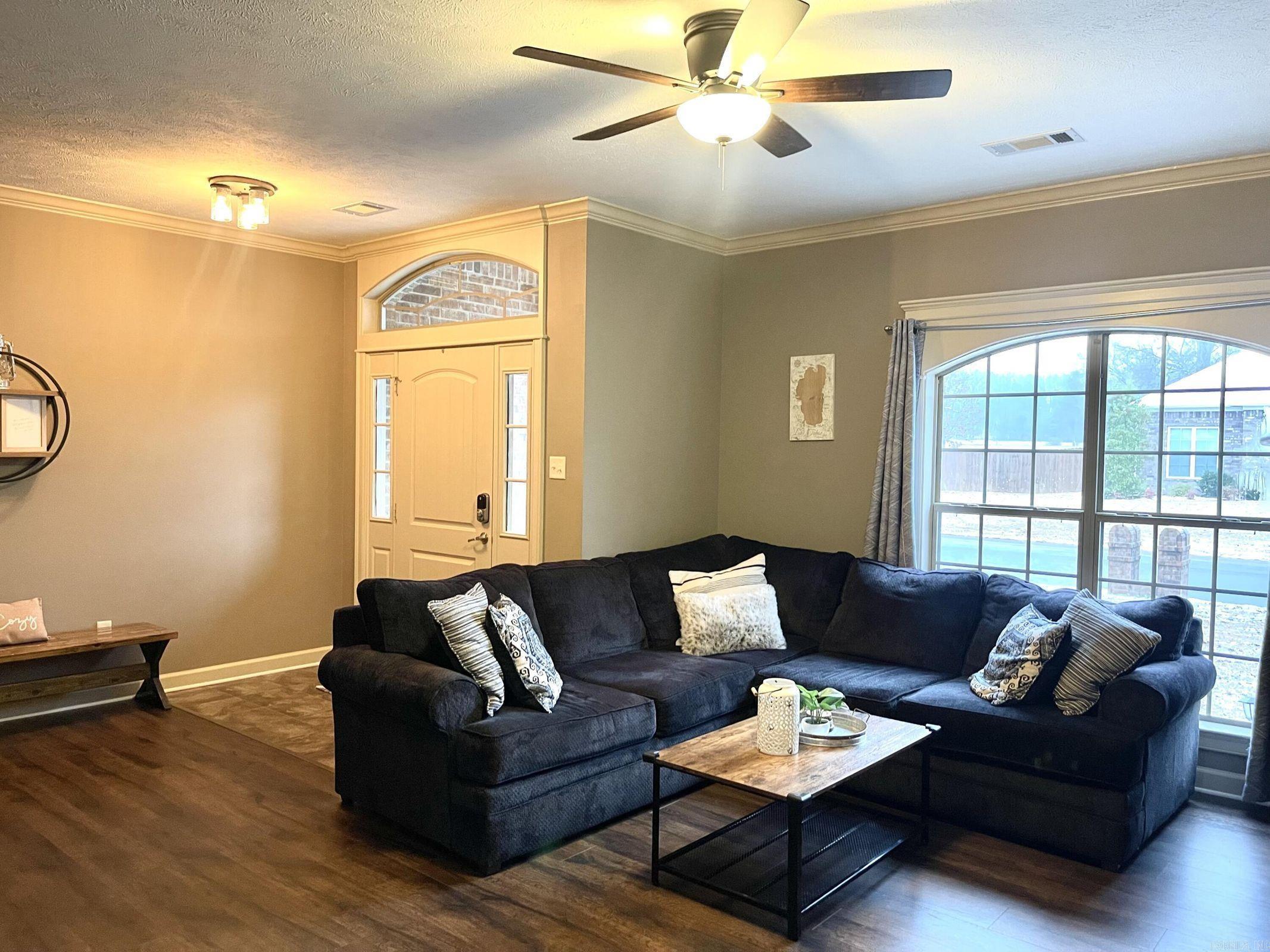 Oak Tree Circle - Residential