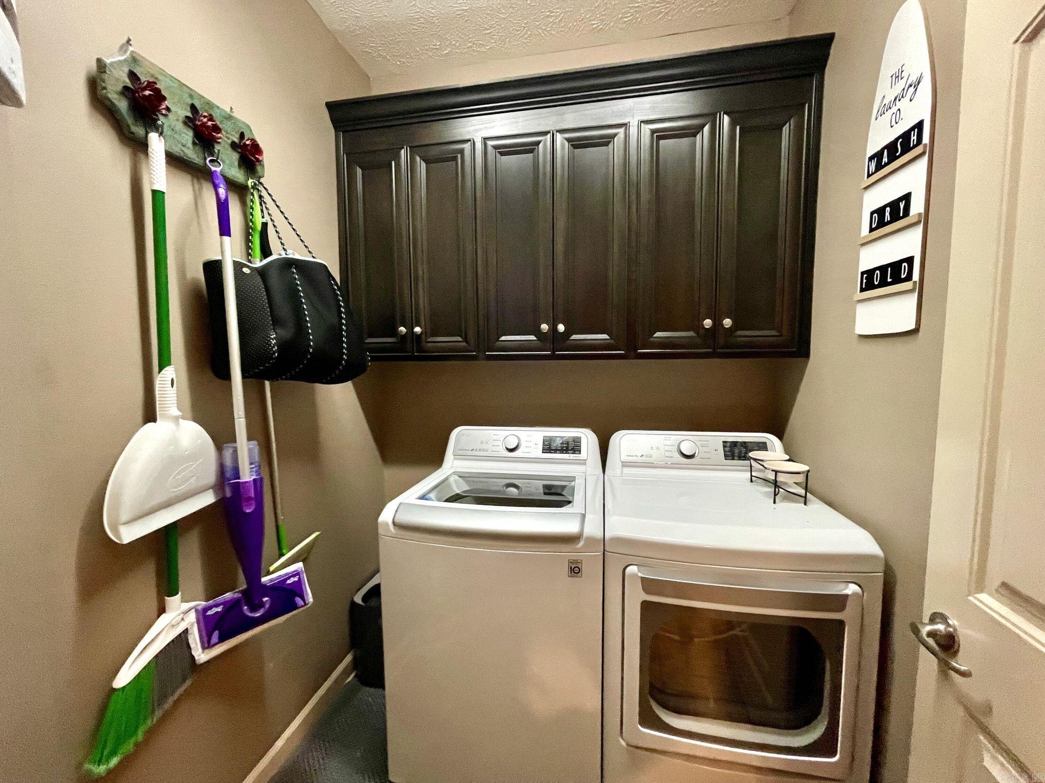 Oak Tree Circle - Residential