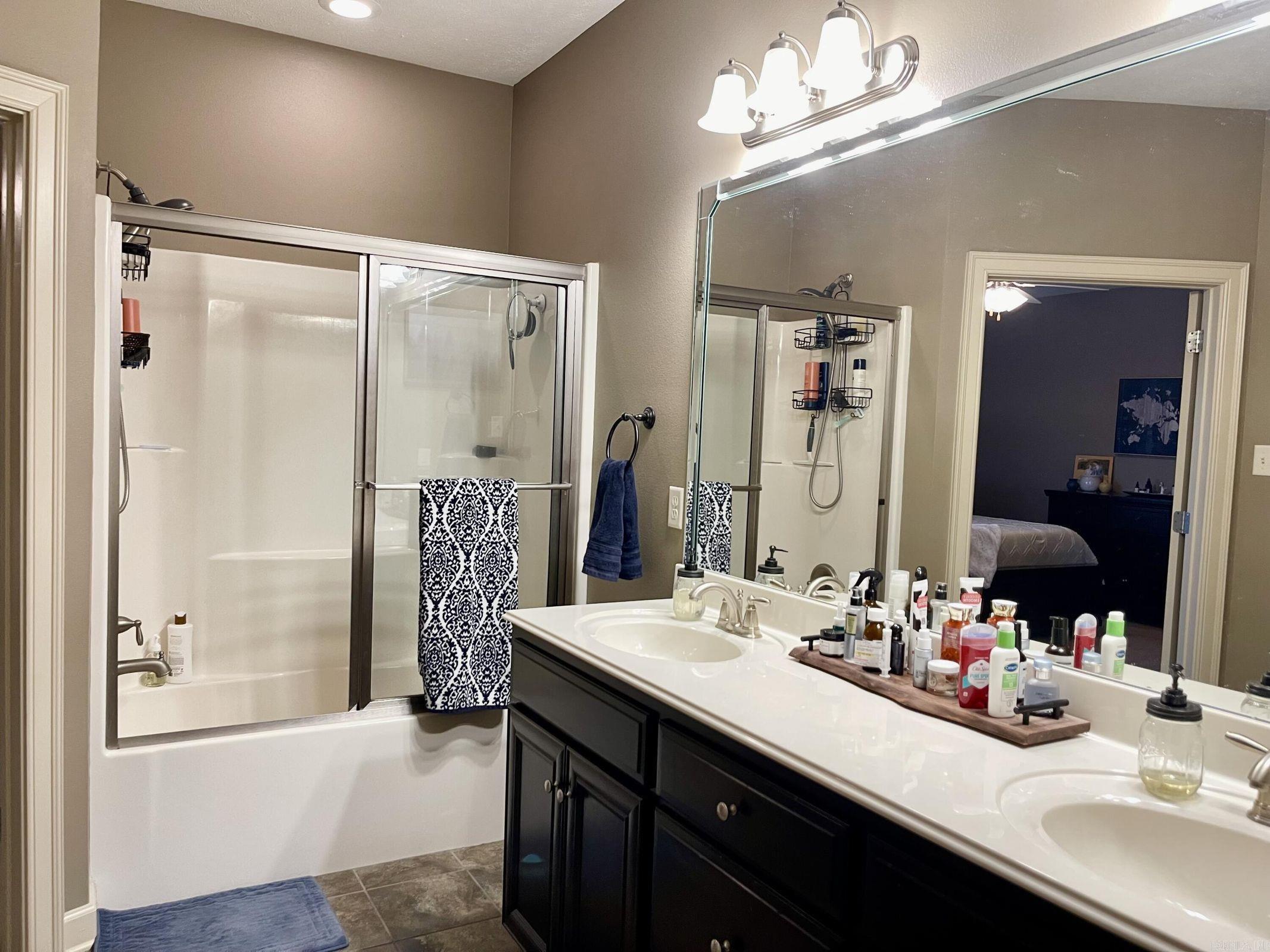 Oak Tree Circle - Residential