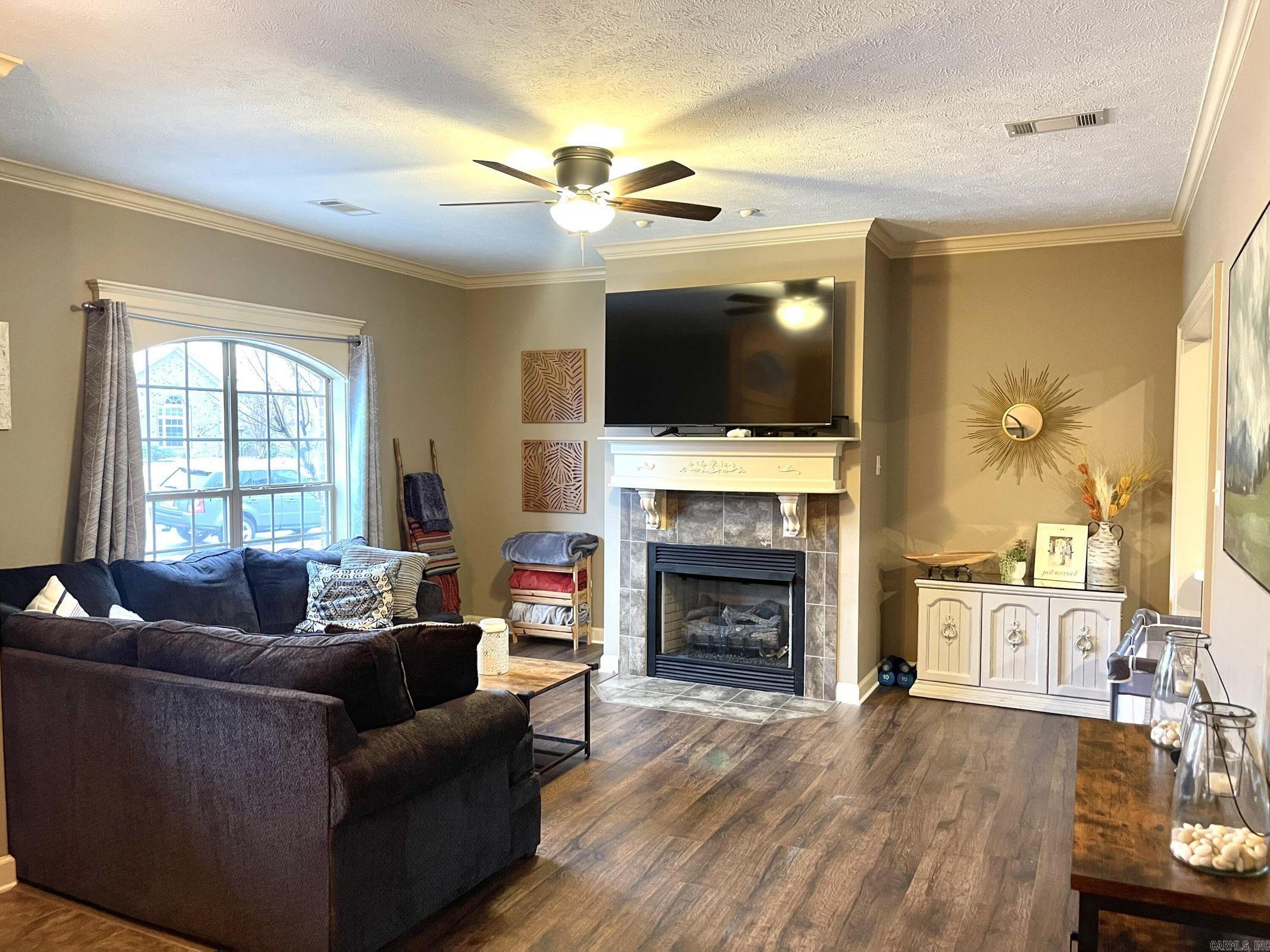 Oak Tree Circle - Residential