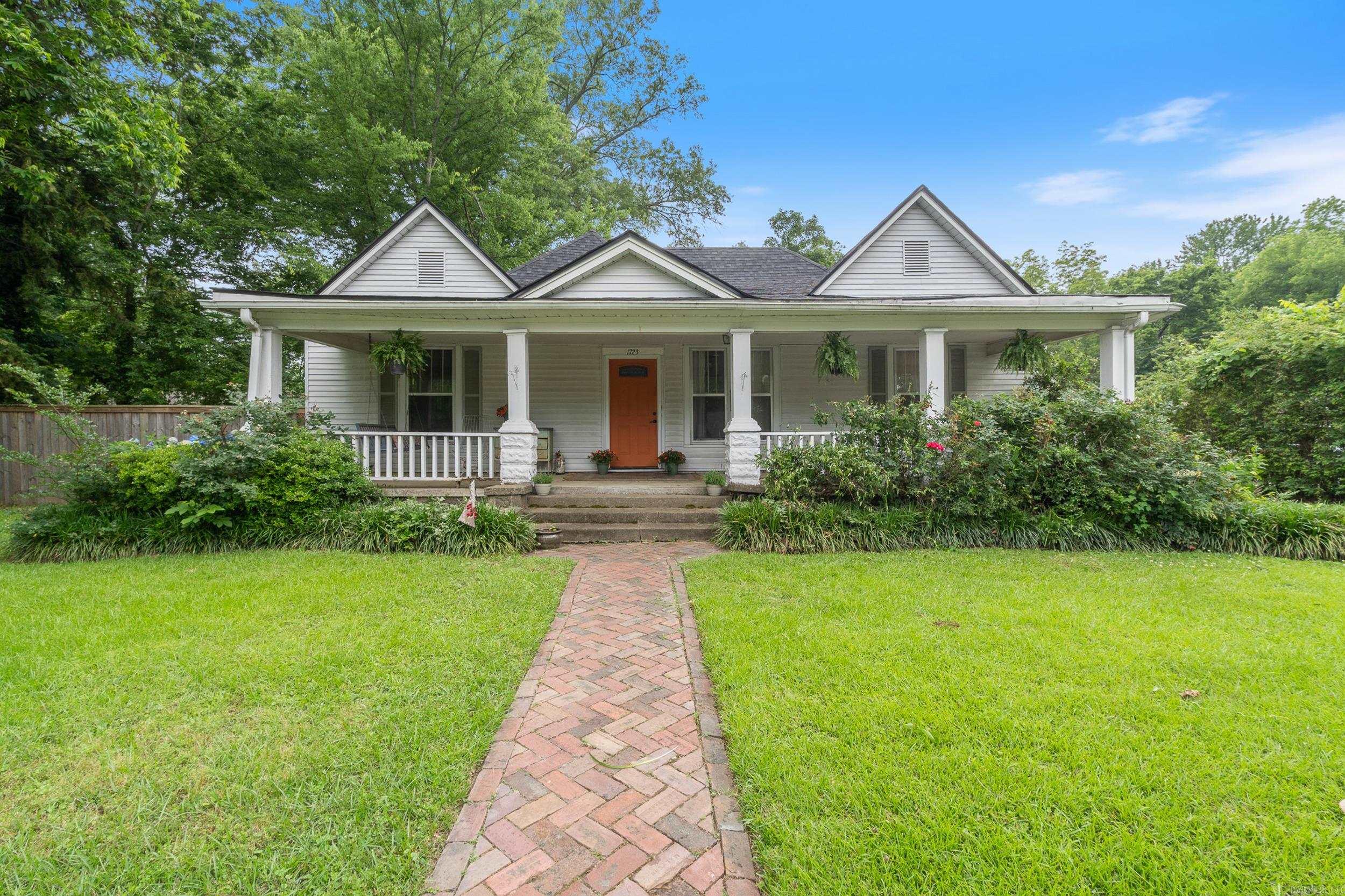 Located in downtown Conway, this property has the potential to be your next home or a successful investment property! You'll want to see the tiny house in the backyard for yourself! Some features you don't want to miss are the wide front porch, the custom bookshelves, the main bedroom with plenty of windows that allow for natural light, and the large kitchen, just to name a few! It's located just a short walk to downtown Conway and all three colleges. Enjoy a Saturday walking to get coffee and eat breakfast at one of the many restaurants and coffee shops. Schedule to see it today!
