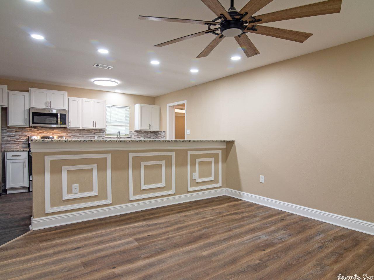 TWIN OAKS - Residential