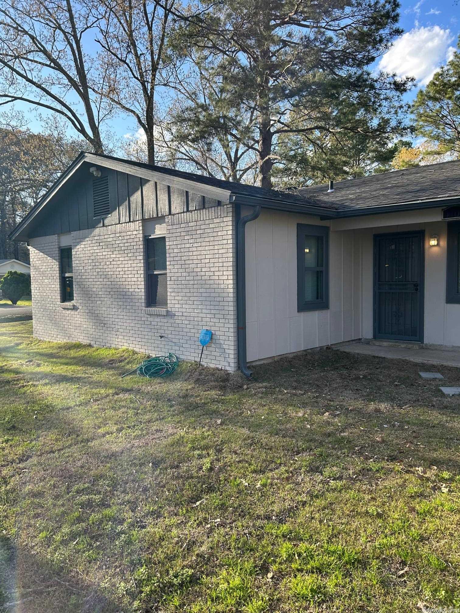 TWIN OAKS - Residential