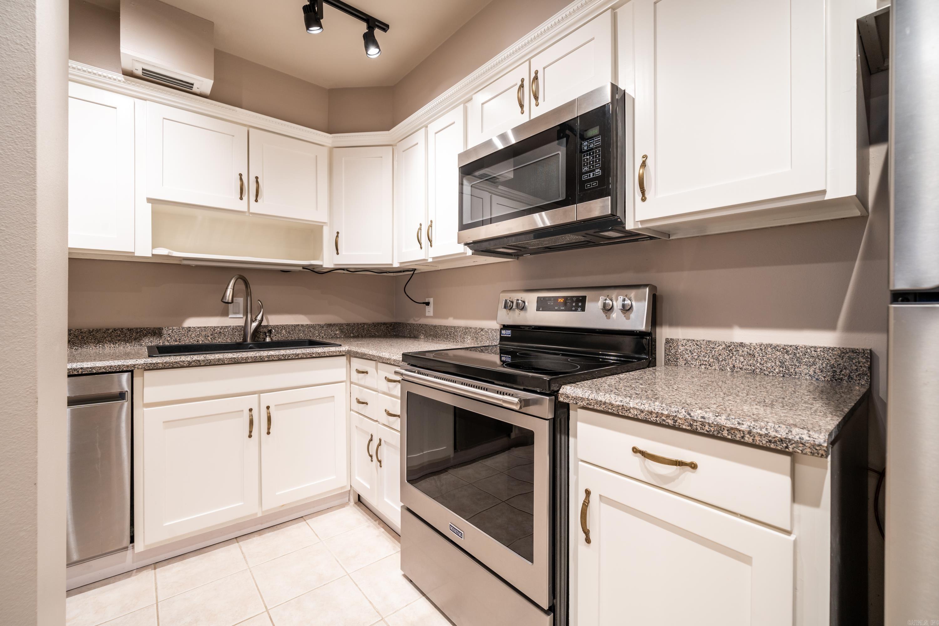BEACON MANOR HPR - Residential