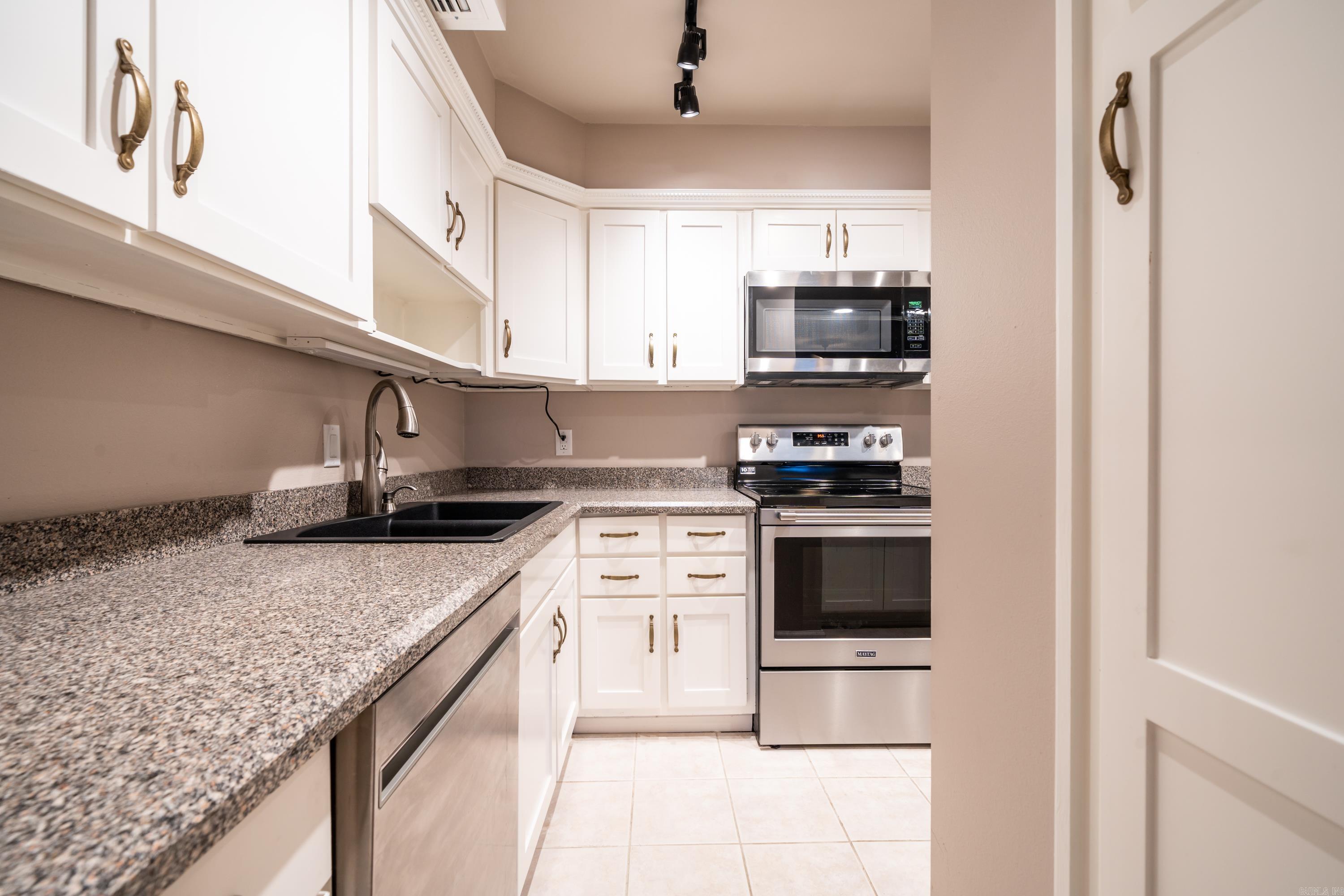 BEACON MANOR HPR - Residential