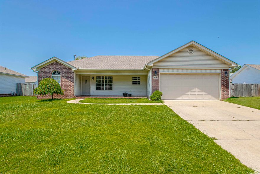 Charming home in Blooming Ridge Subdivision needs some TLC price reflects that. Refrigerator, washer and dryer and microwave stays.   AC Unit is less than a year old, Roof 2 years old